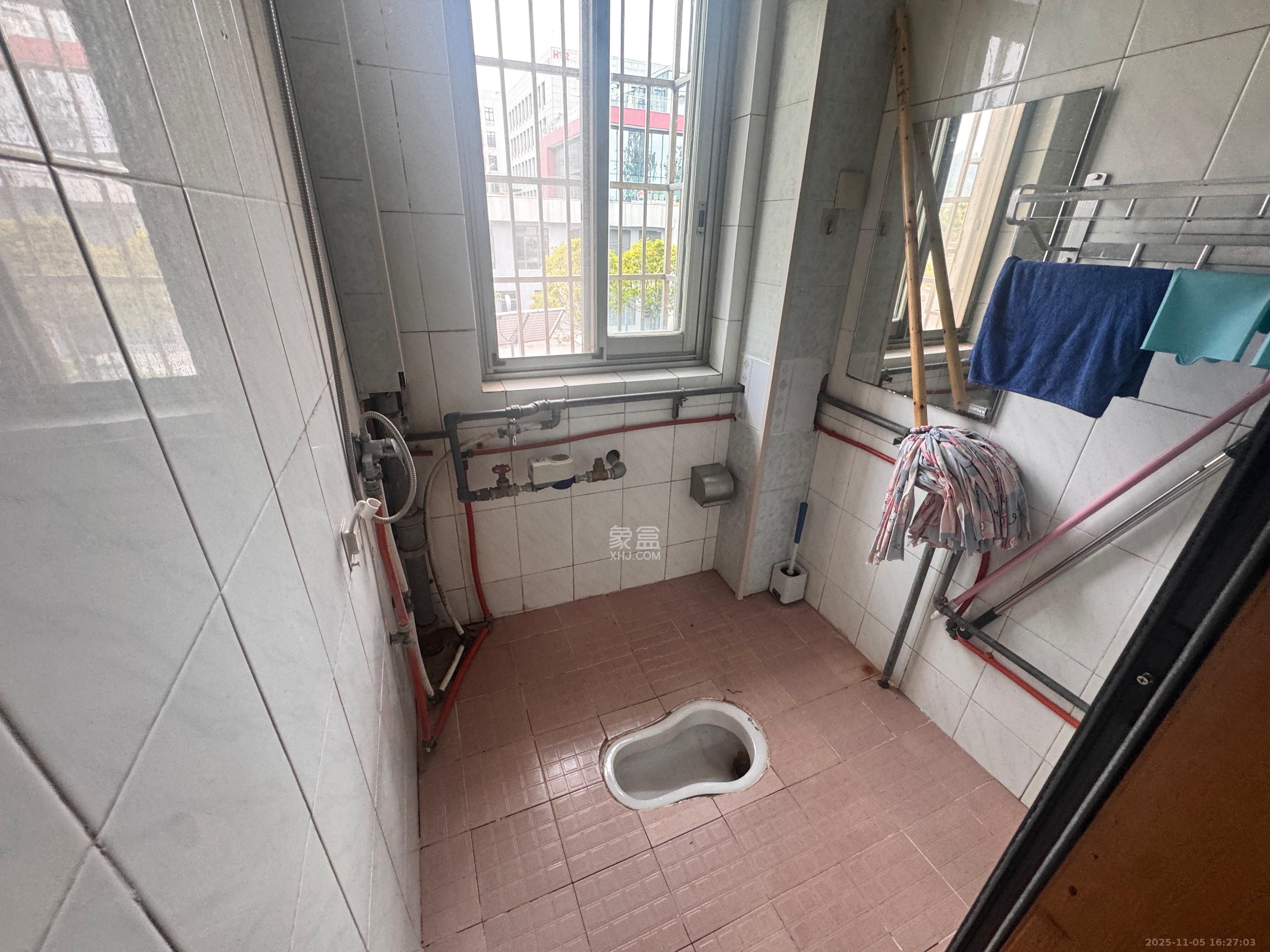 岳麓区公安分局住宅楼 3室2厅2卫 2200.0元/月 岳麓区公安分局住宅楼 3室2厅2卫 2200.0元/月室内图