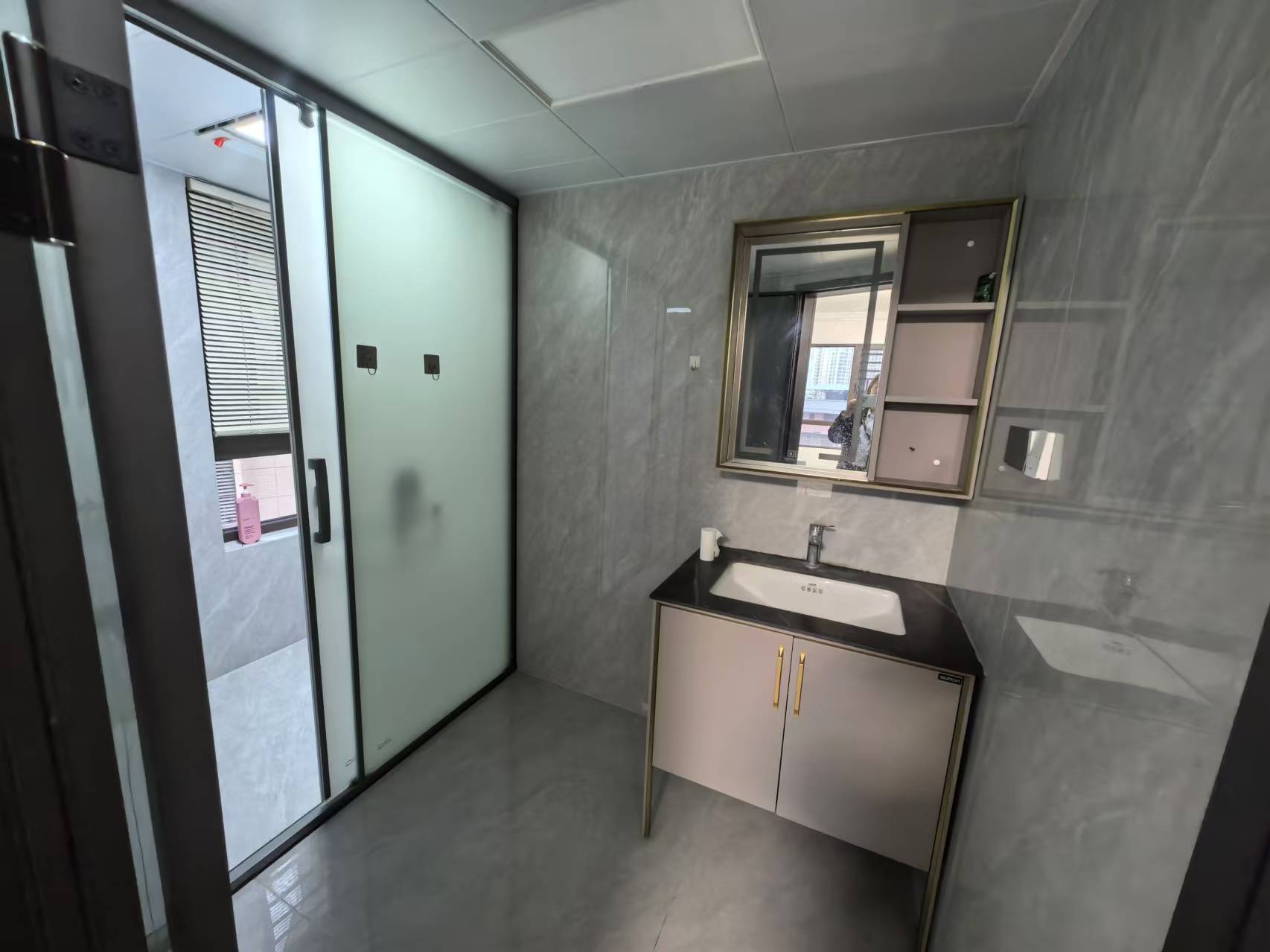 融冠乐城  5室2厅2卫    4300.0元/月室内图