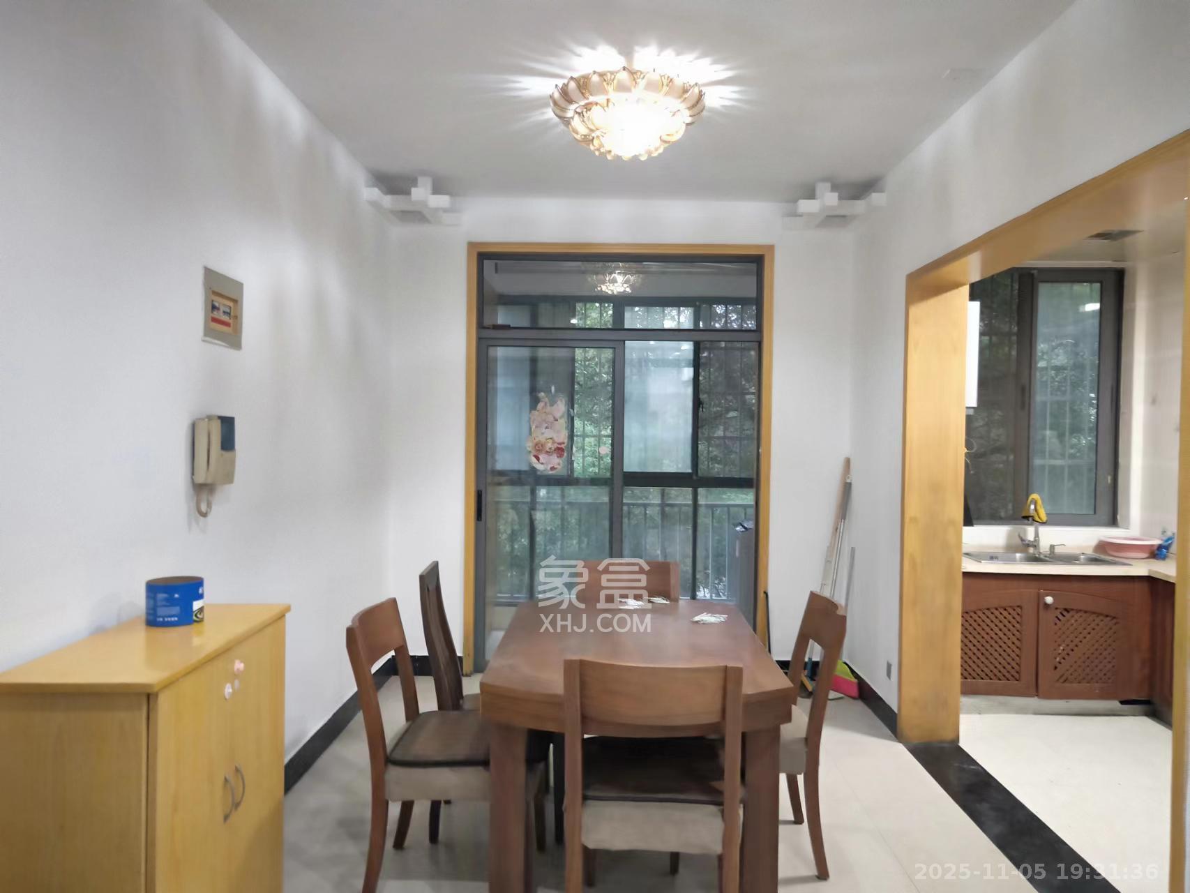 上海城小区  3室2厅2卫    2500.0元/月室内图