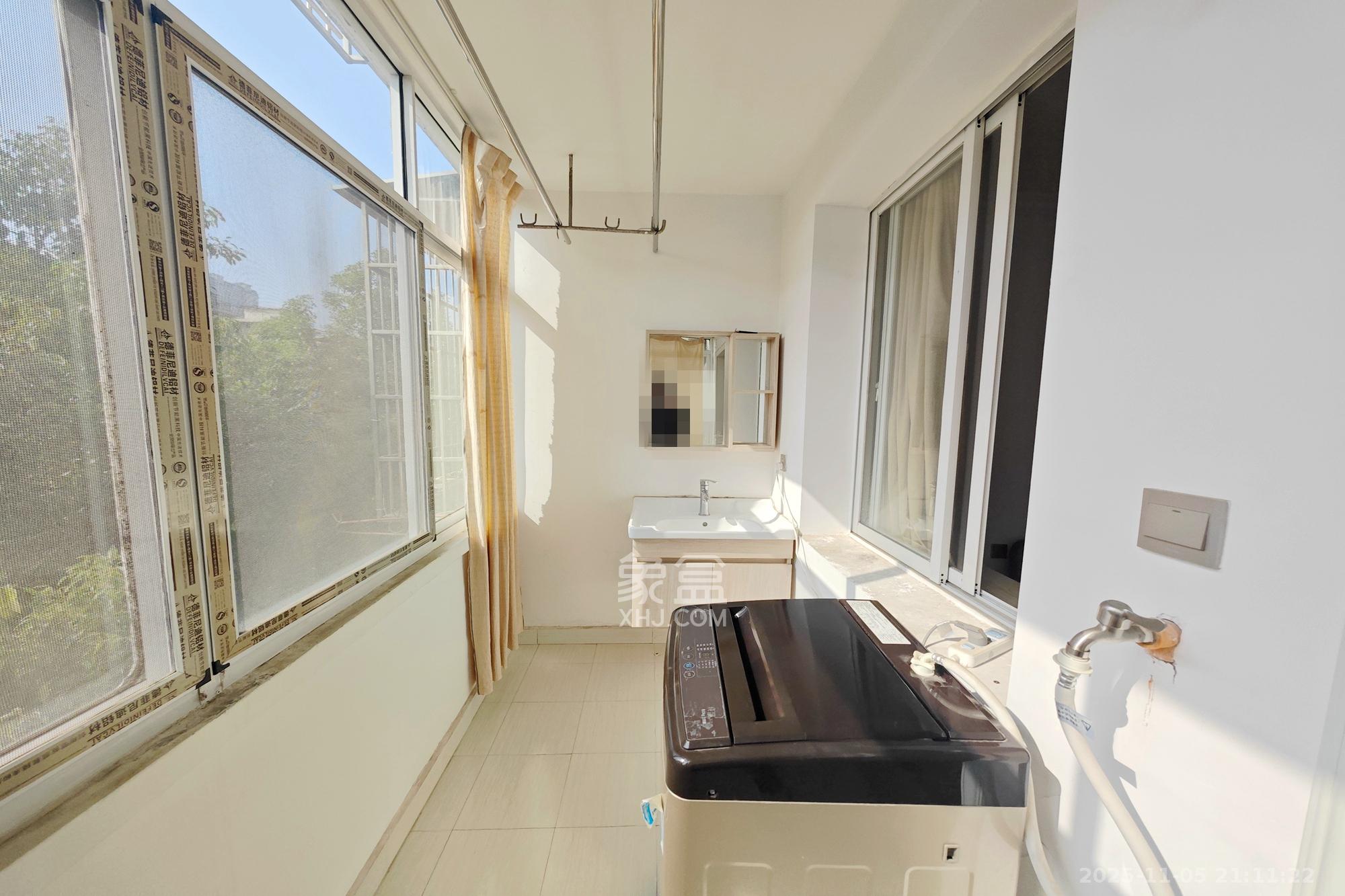 桂花二村  2室1厅1卫    42.0万阳台