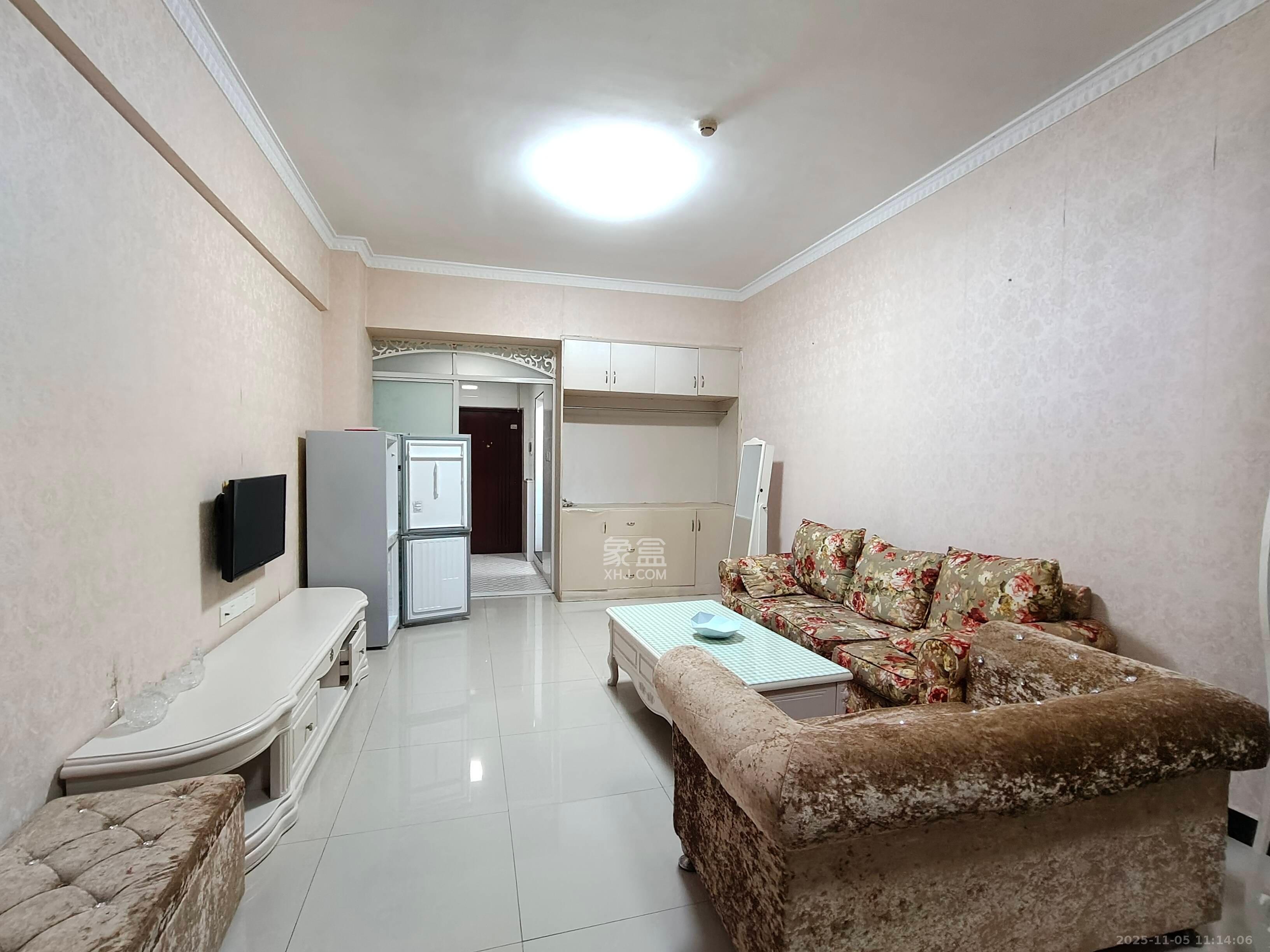 融圣国际  1室1厅1卫    1700.0元/月室内图