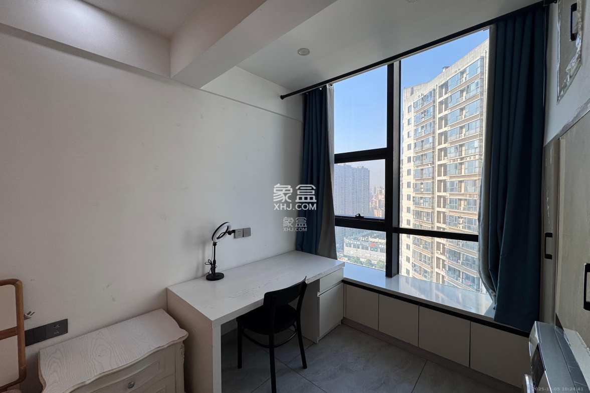 东盈商业广场(华泉城市广场) 1室1厅1卫 1650.0元/月 东盈商业广场(华泉城市广场) 1室1厅1卫 1650.0元/月室内图