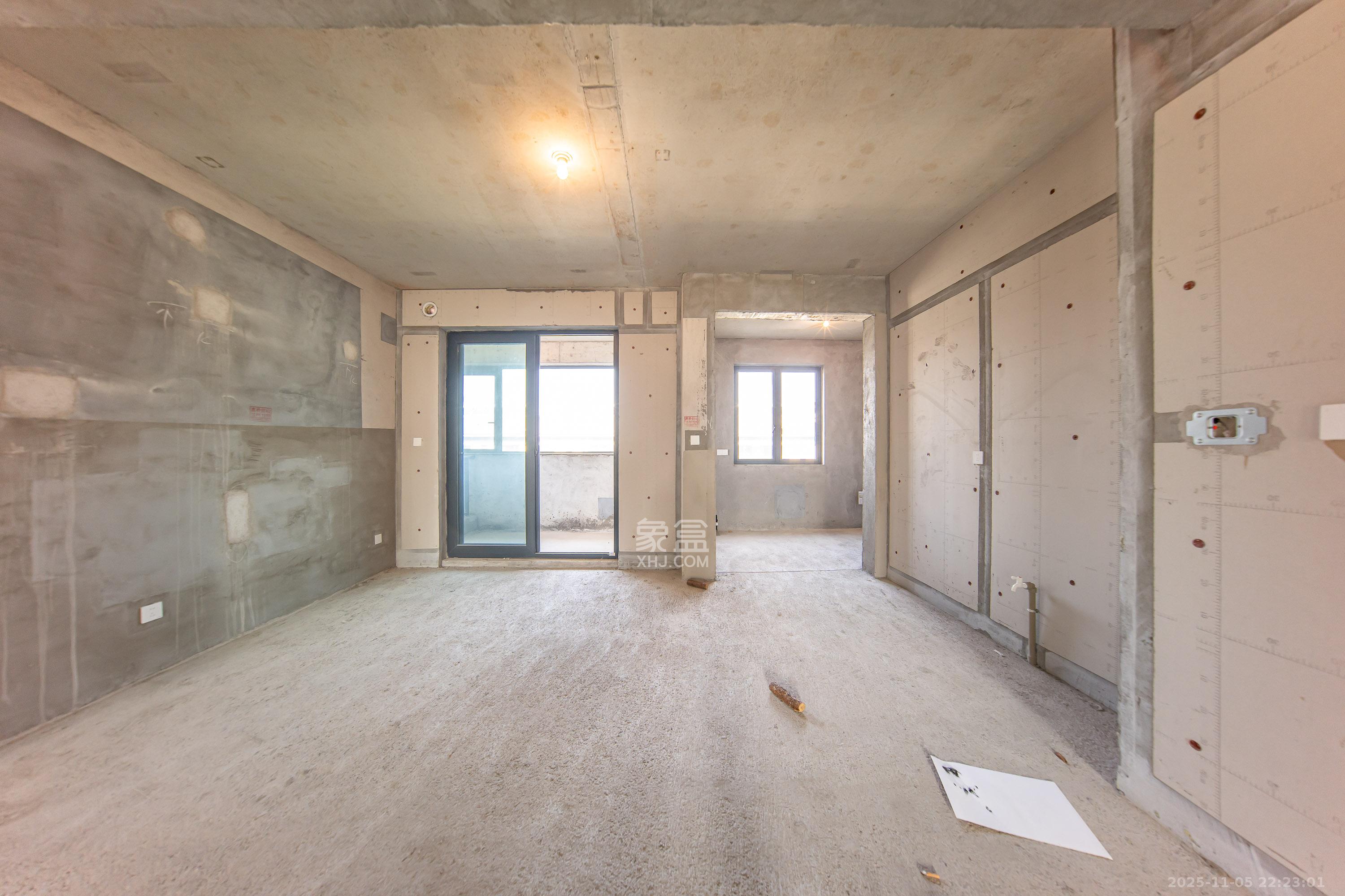 中建钰山湖 4室2厅2卫 330.0万 中建钰山湖 4室2厅2卫 330.0万客厅