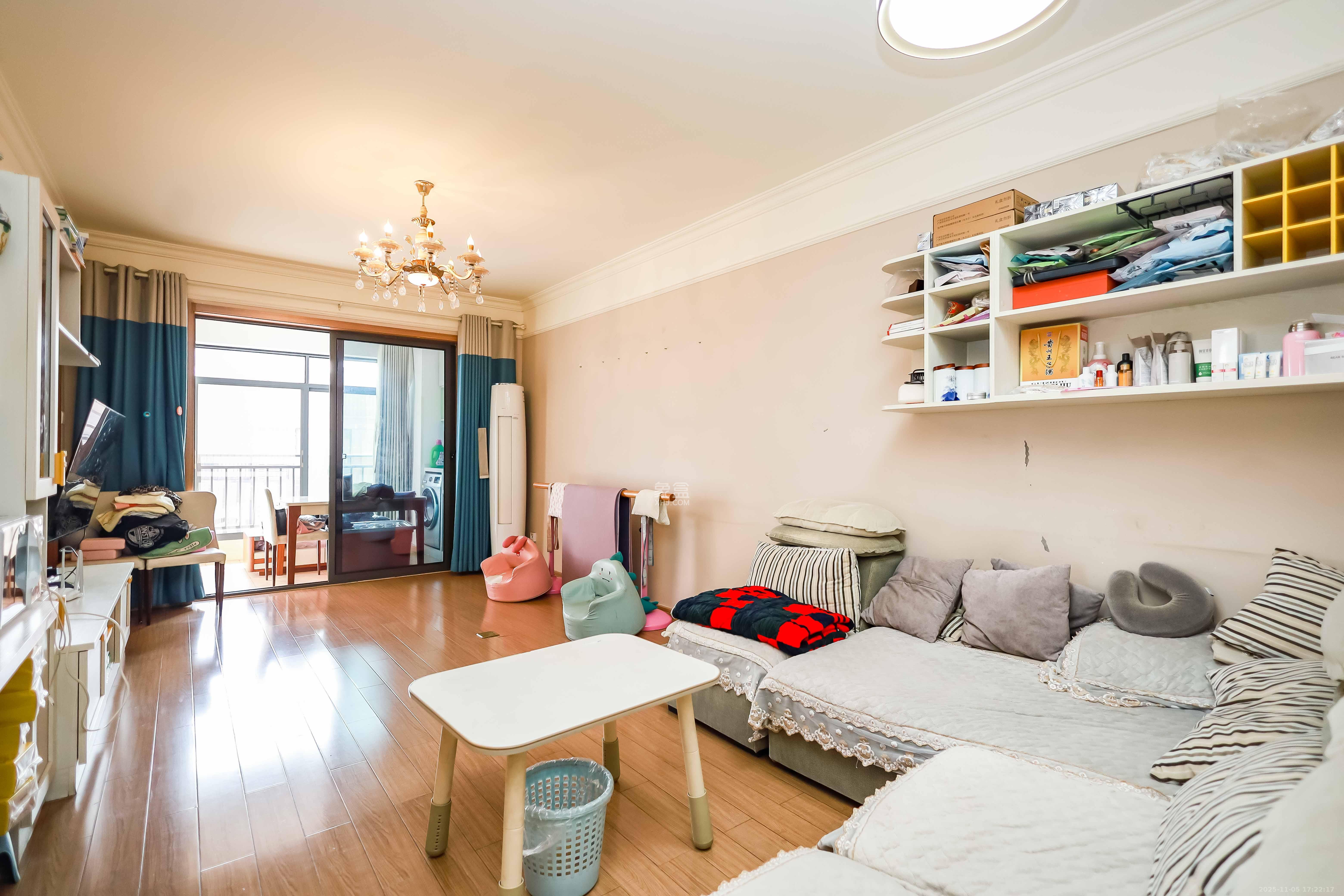 麓谷小镇 3室2厅1卫 52.0万 麓谷小镇 3室2厅1卫 52.0万客厅