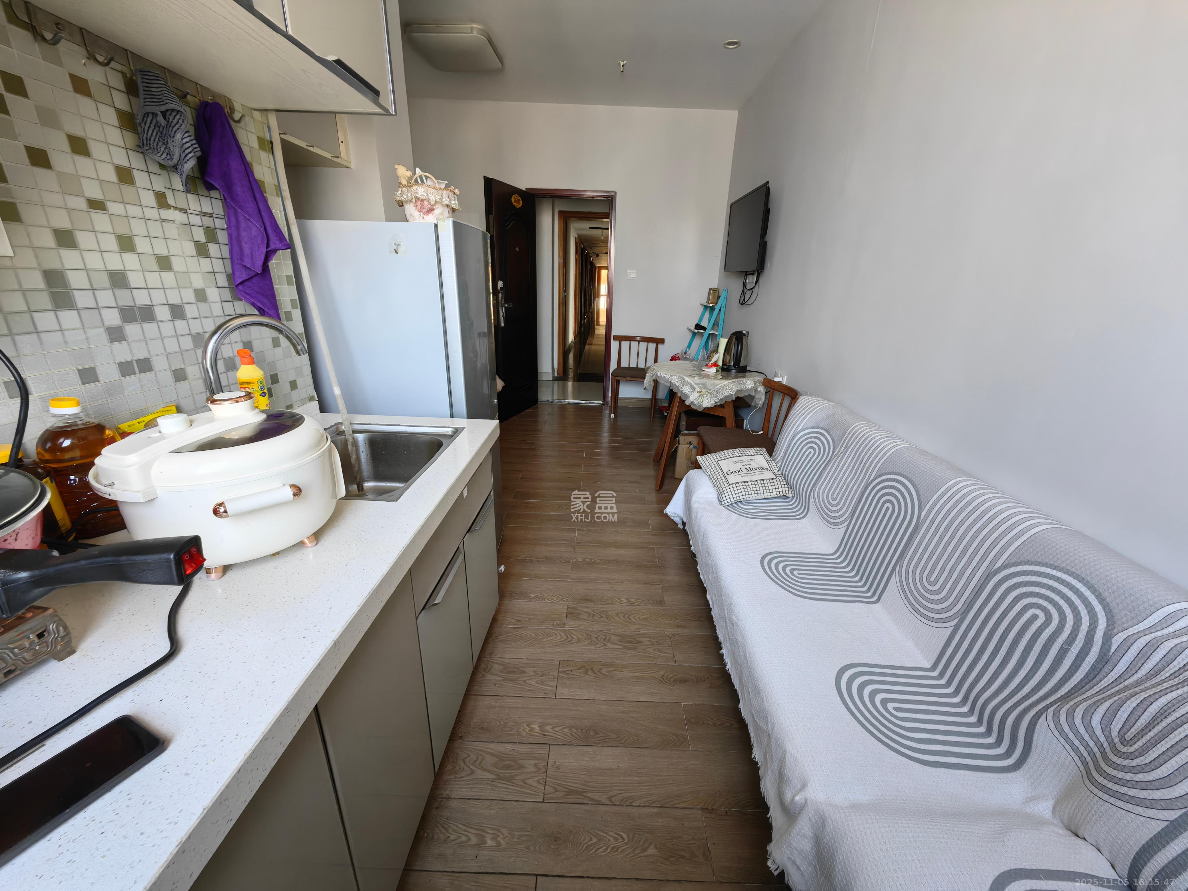 三角花园星城  1室1厅1卫    1800.0元/月室内图