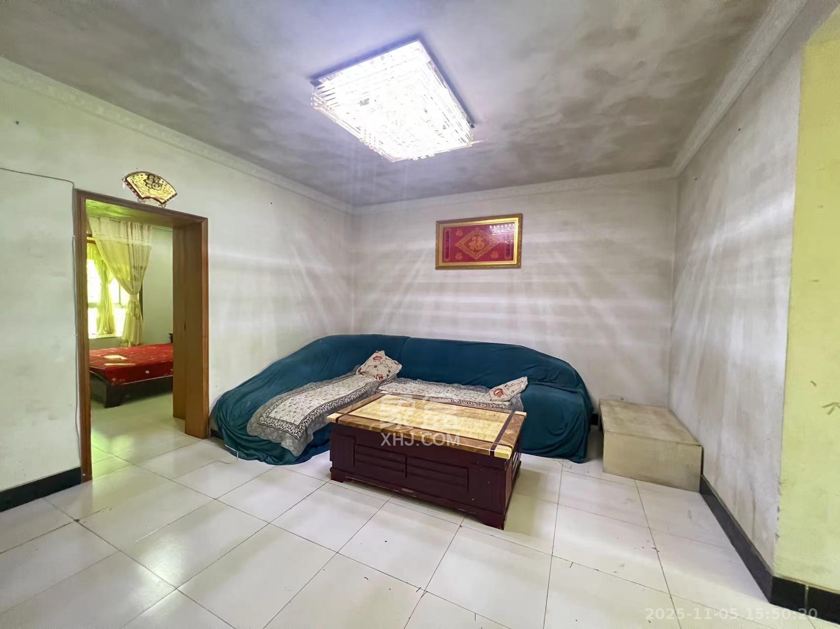 中南汽车世界  2室2厅1卫    1200.0元/月