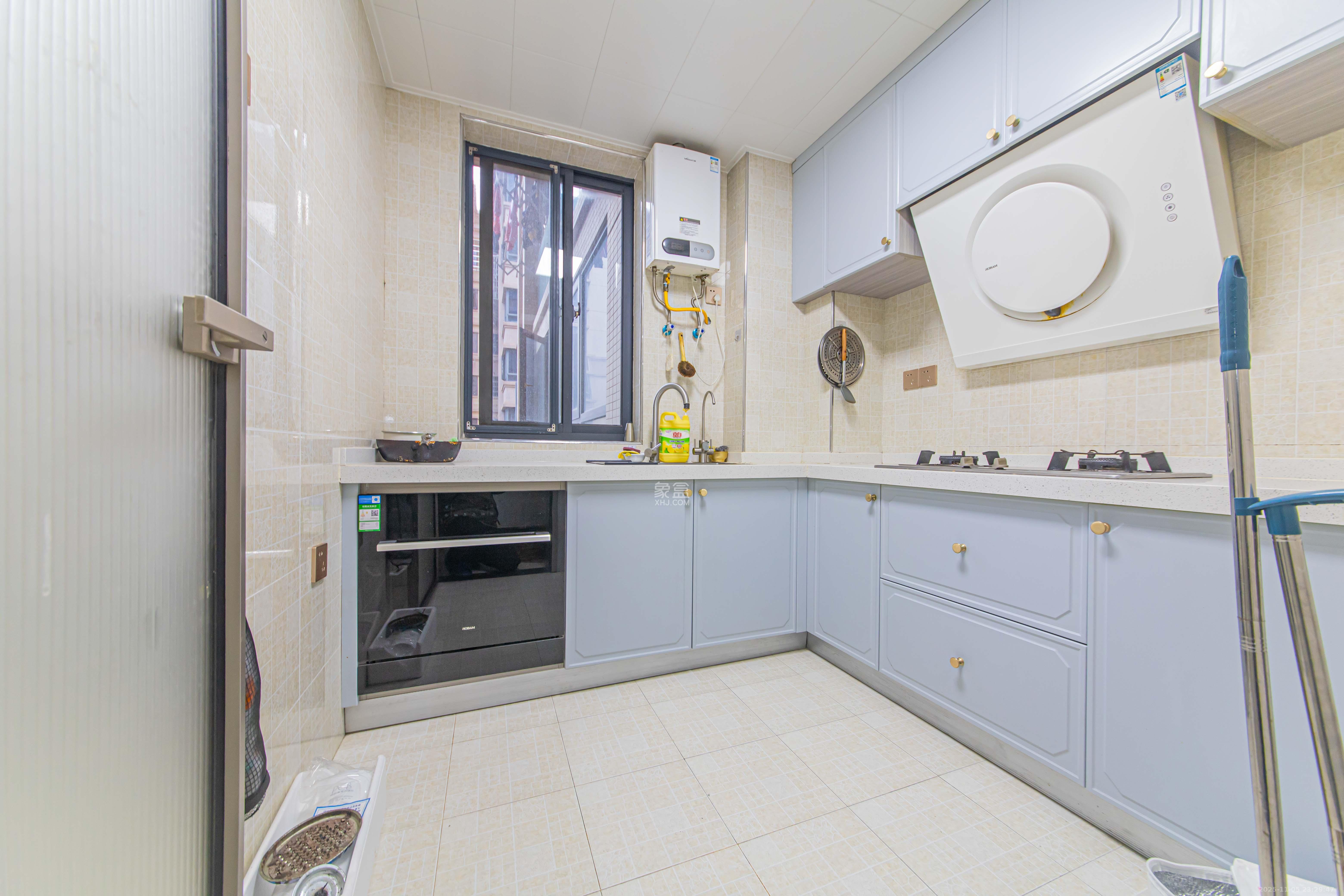 保利花园 1室2厅1卫 90.0万 保利花园 1室2厅1卫 90.0万厨房