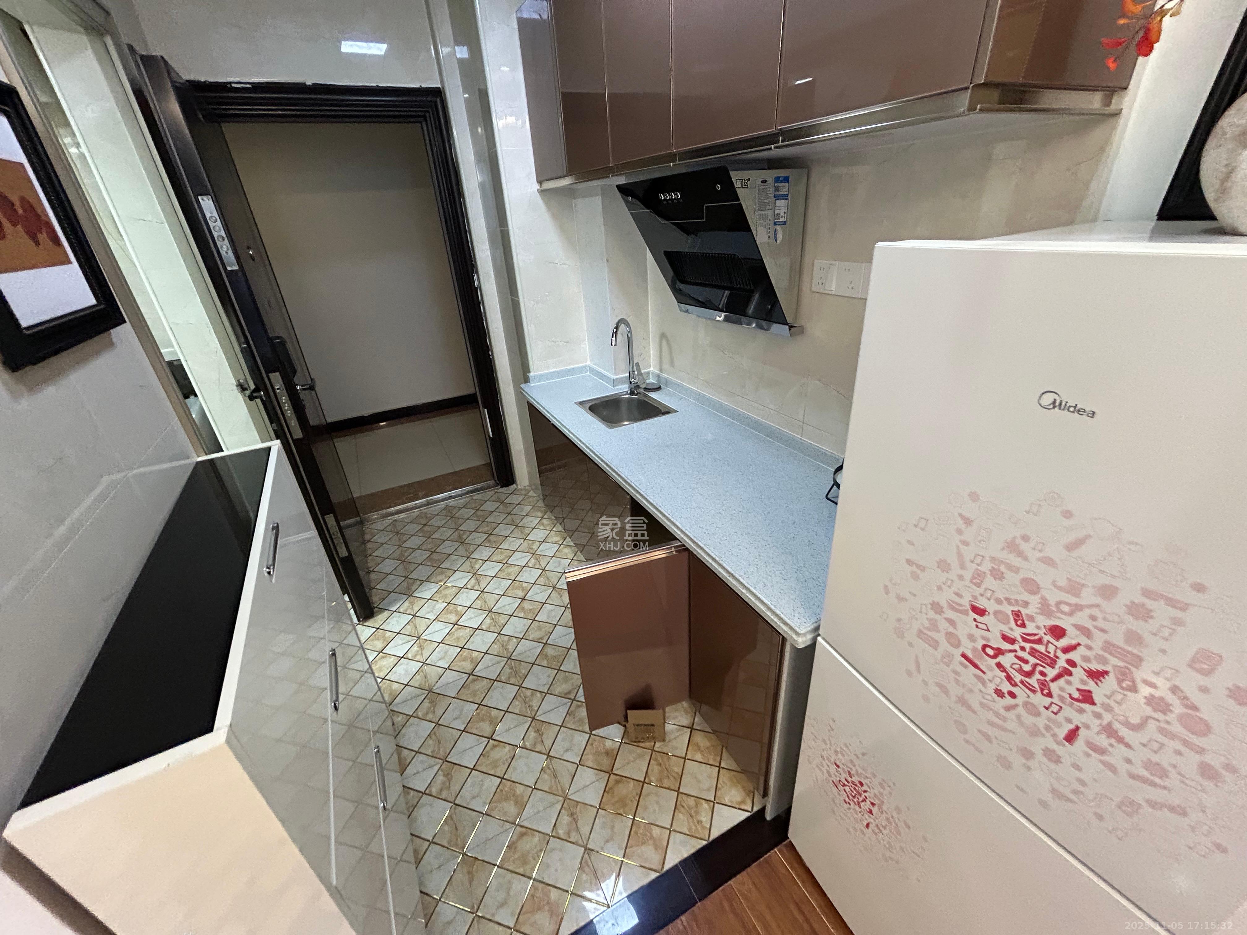 梅溪国际公寓(步步高新天地) 1室1厅1卫 2000.0元/月 梅溪国际公寓(步步高新天地) 1室1厅1卫 2000.0元/月室内图