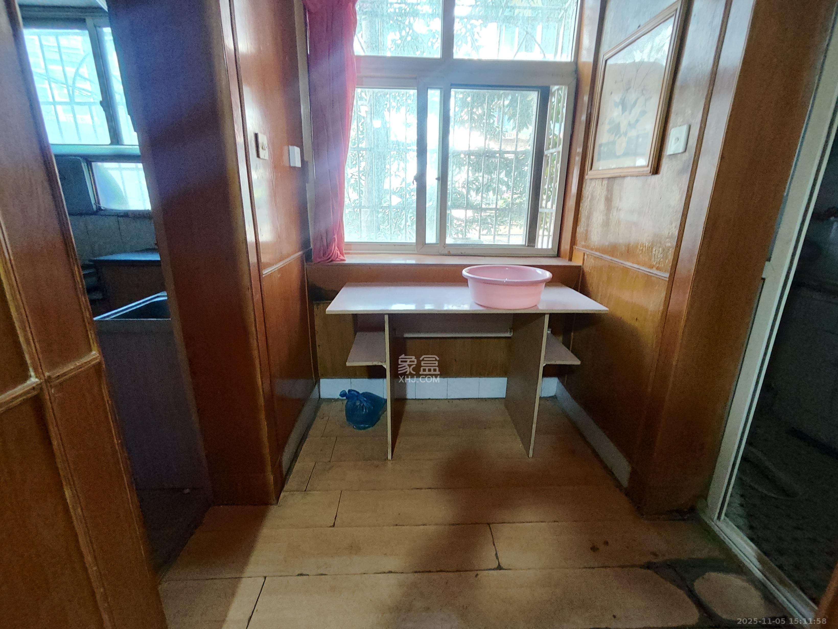 汽制宿舍  2室1厅1卫    1400.0元/月室内图