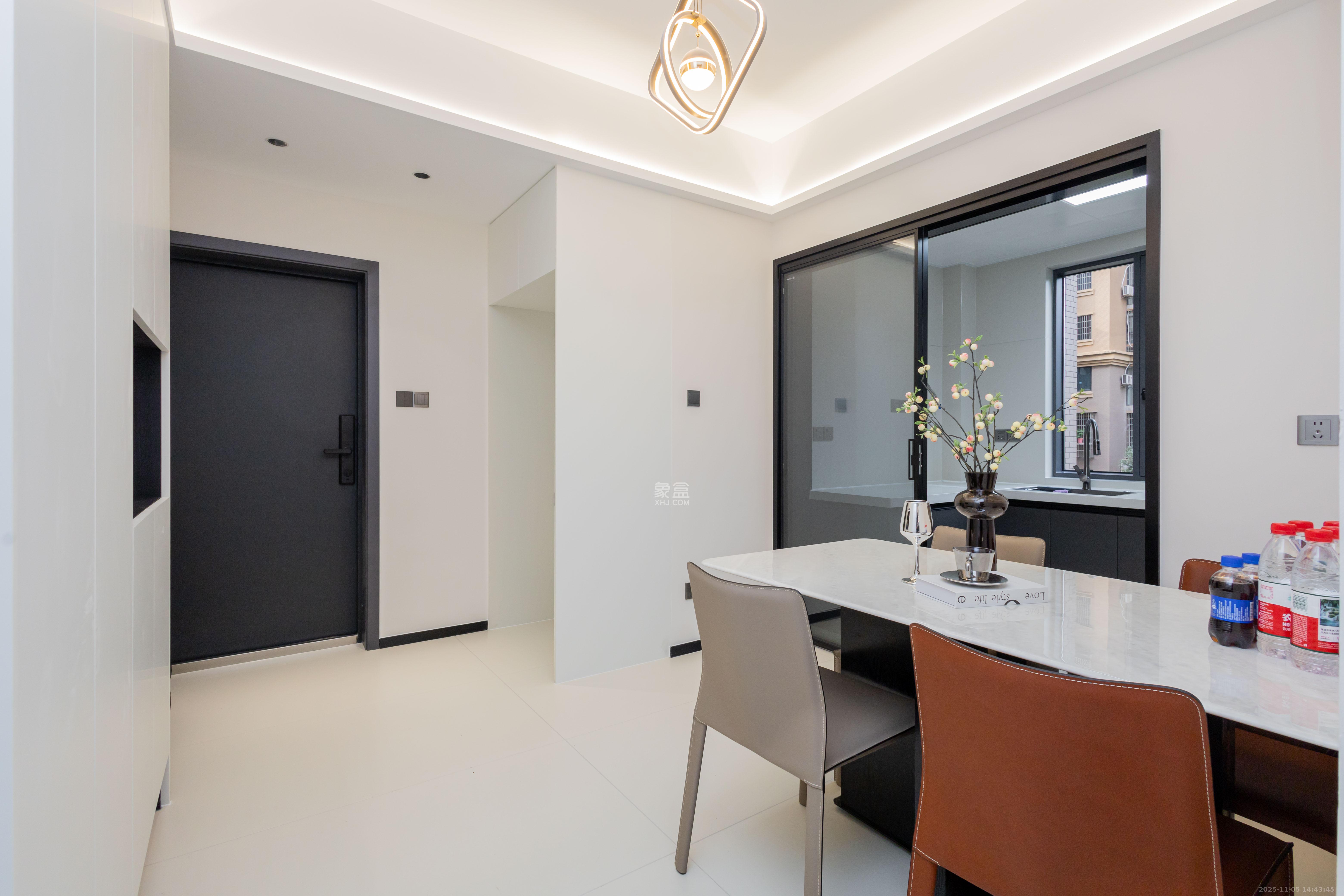 紫御江山 1室0厅0卫 92.8万 紫御江山 1室0厅0卫 92.8万客厅