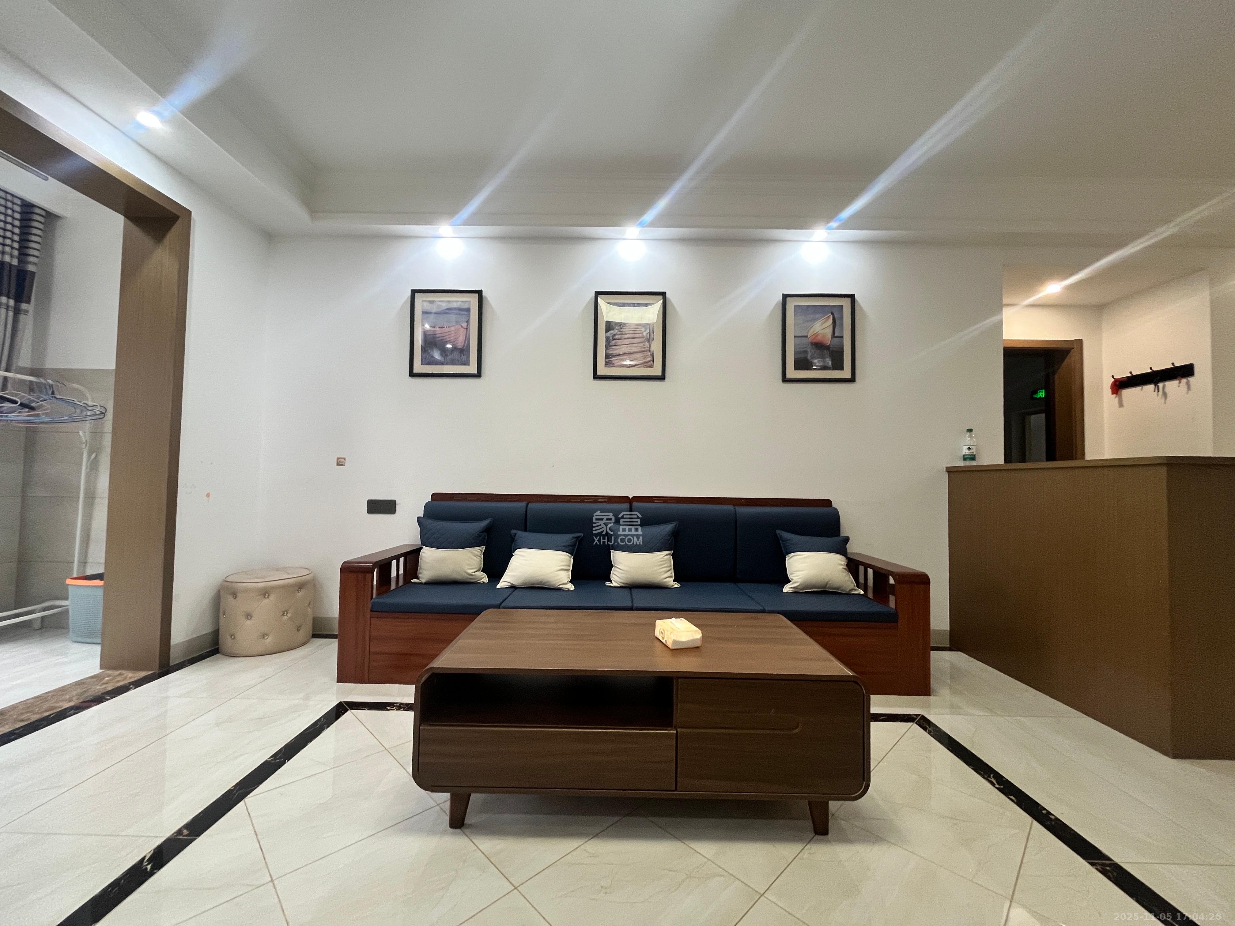 当代滨江MOMA  3室2厅2卫    3500.0元/月