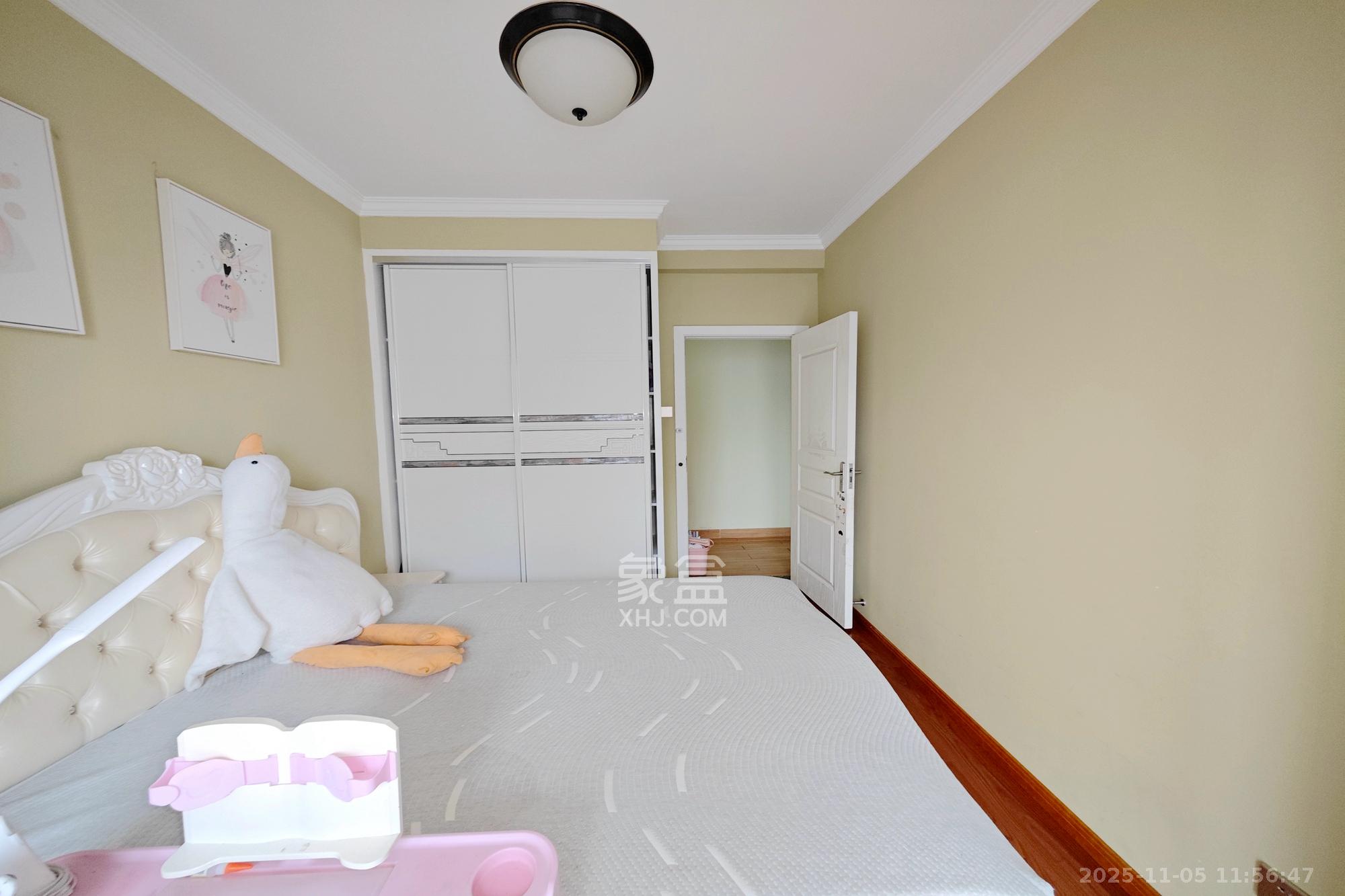 新城新世界一二三期  3室2厅1卫    147.0万卧室