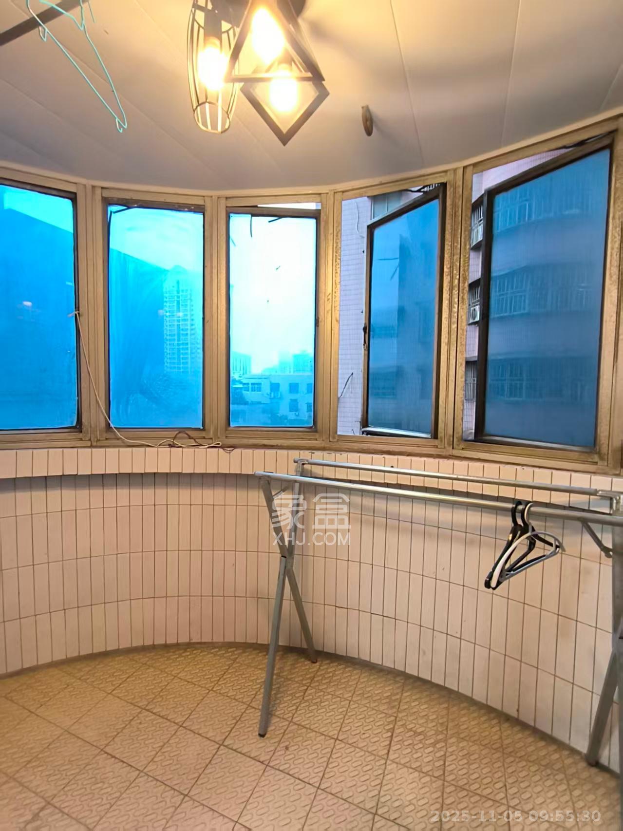 城市花园 2室1厅1卫 2100.0元/月 城市花园 2室1厅1卫 2100.0元/月室内图