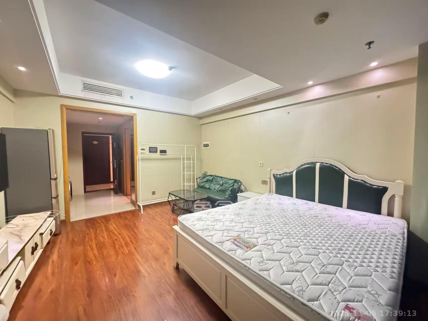 五一钻界  1室1厅1卫    2100.0元/月室内图