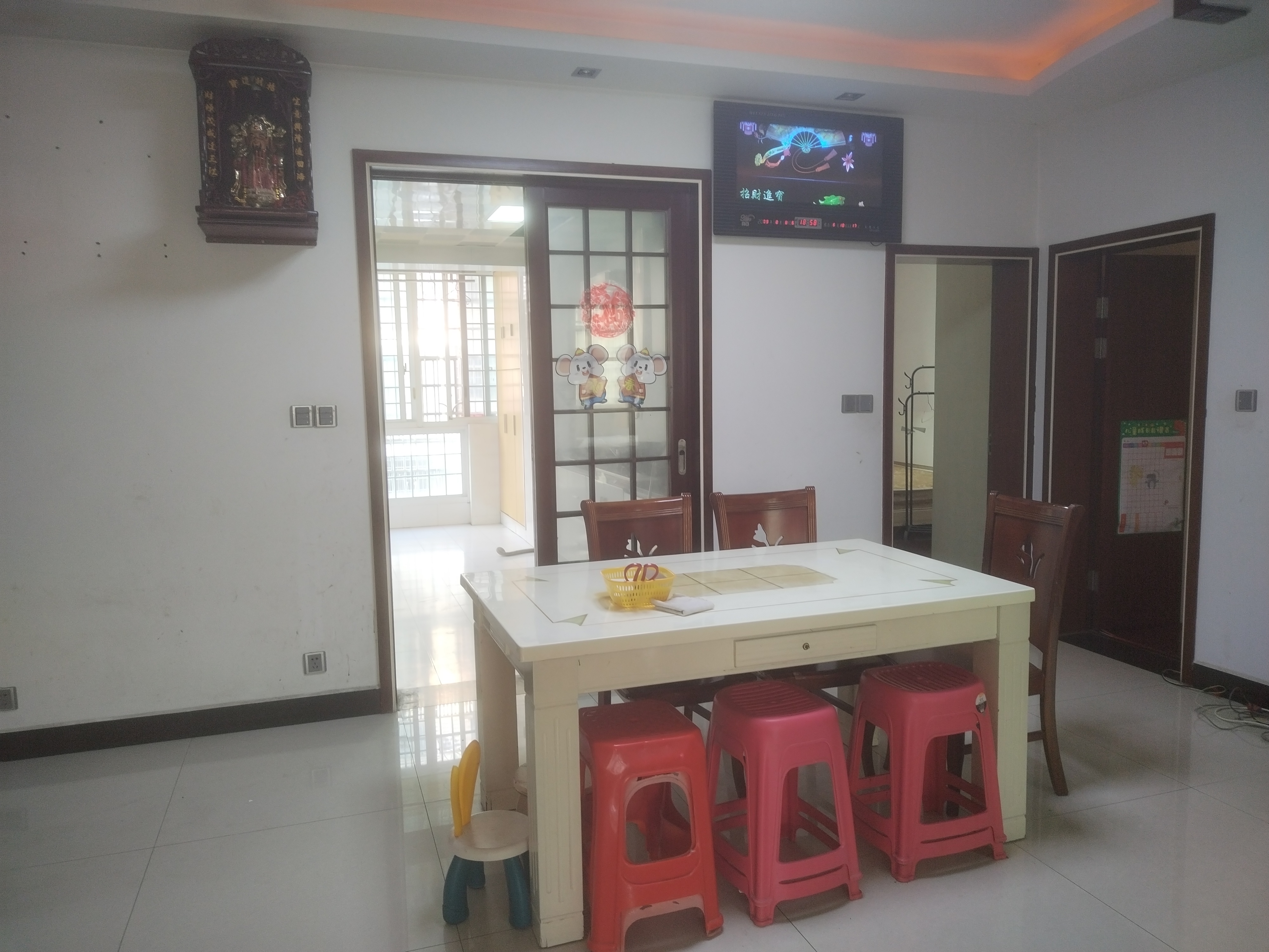 梓怡华府 3室2厅2卫 1800.0元/月 梓怡华府 3室2厅2卫 1800.0元/月室内图