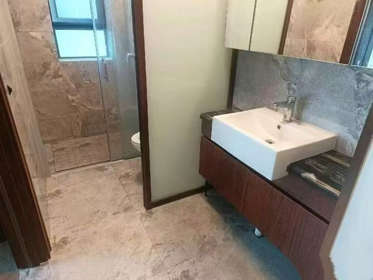 碧桂园中央半岛 4室2厅2卫 3800.0元/月 碧桂园中央半岛 4室2厅2卫 3800.0元/月室内图