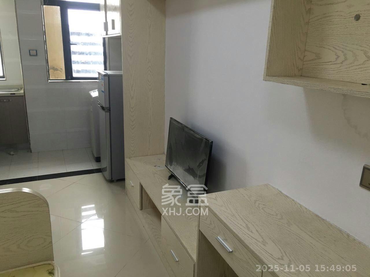 保利麓谷林语I区 1室1厅1卫 1100.0元/月 保利麓谷林语I区 1室1厅1卫 1100.0元/月室内图