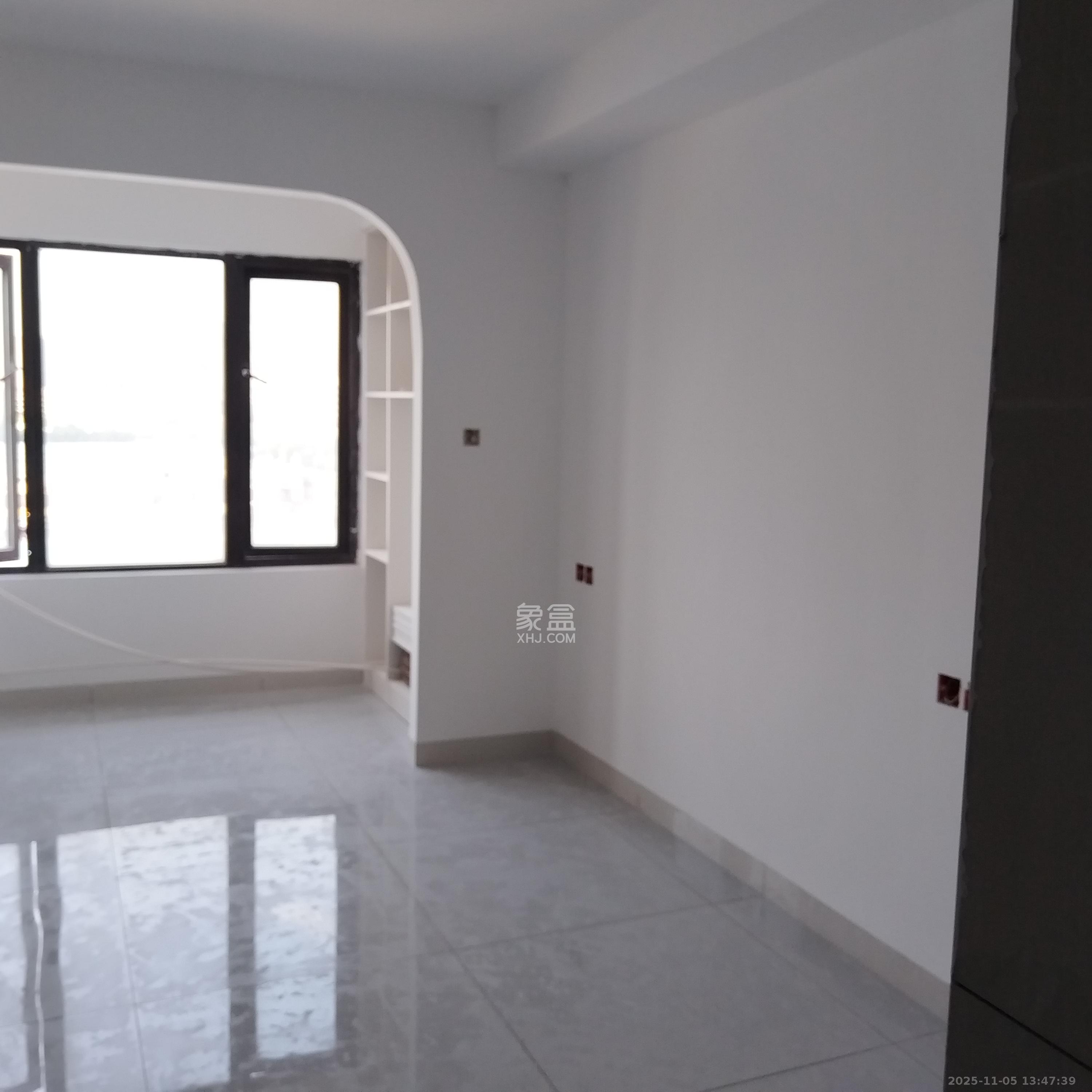 中海珑悦府  1室1厅1卫    1400.0元/月