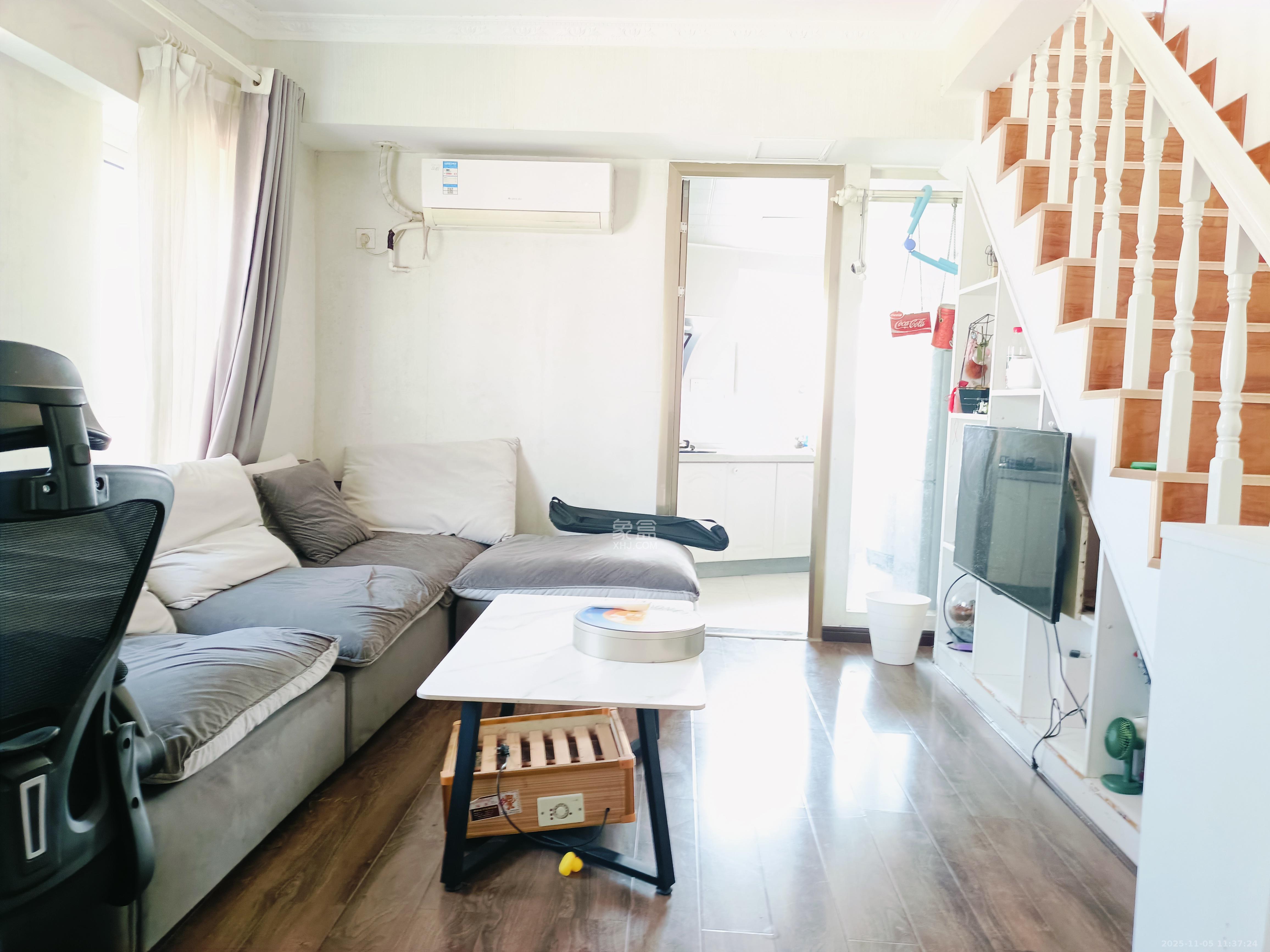 鸥波港湾  1室1厅1卫    2000.0元/月