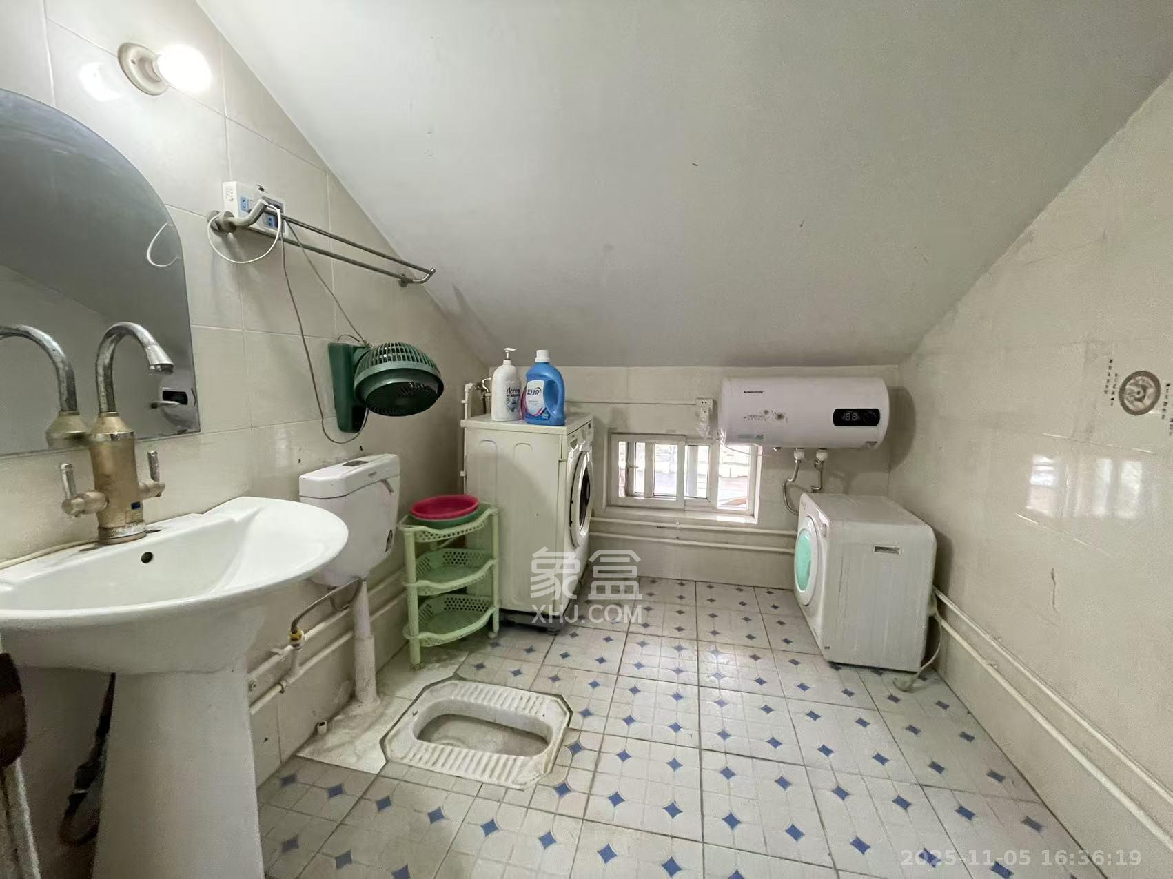 德政园 2室2厅1卫 1300.0元/月 德政园 2室2厅1卫 1300.0元/月室内图