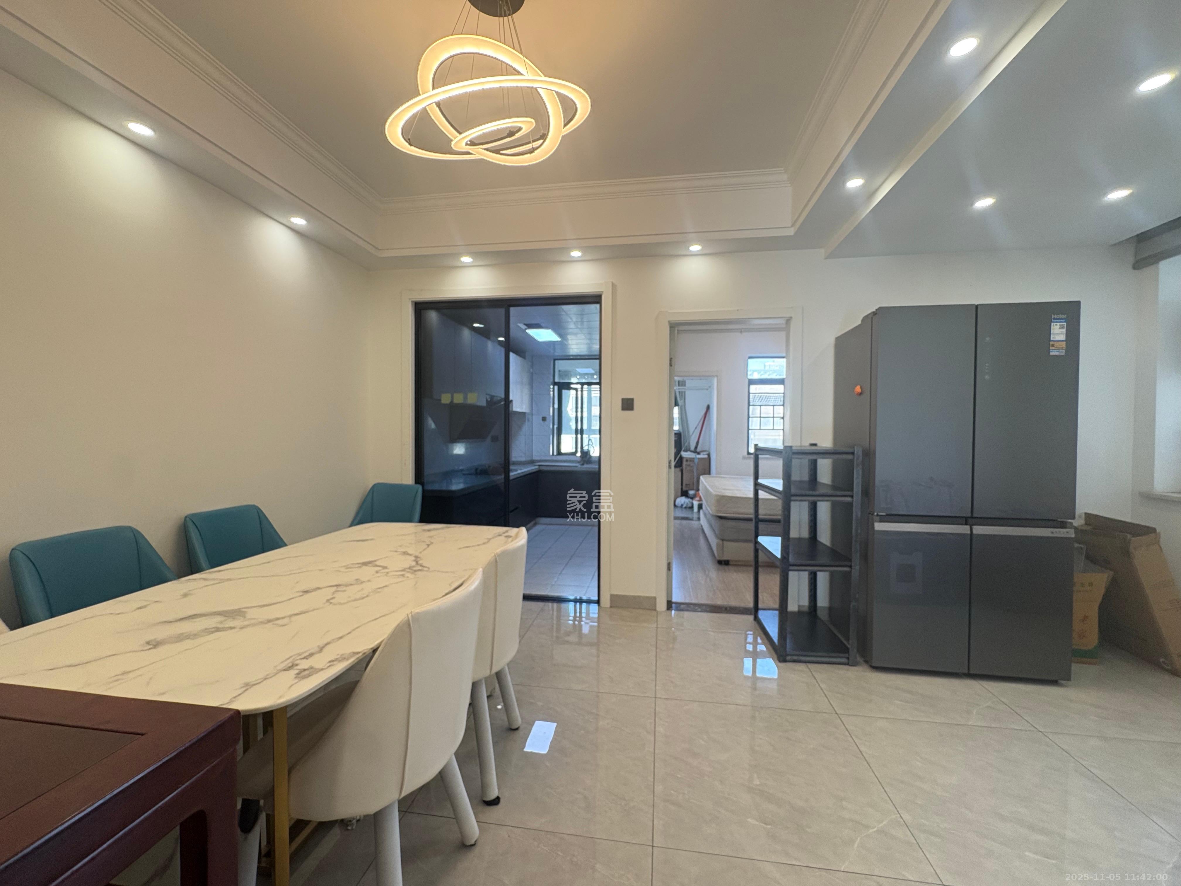 96301部队小区  4室2厅2卫    2800.0元/月室内图