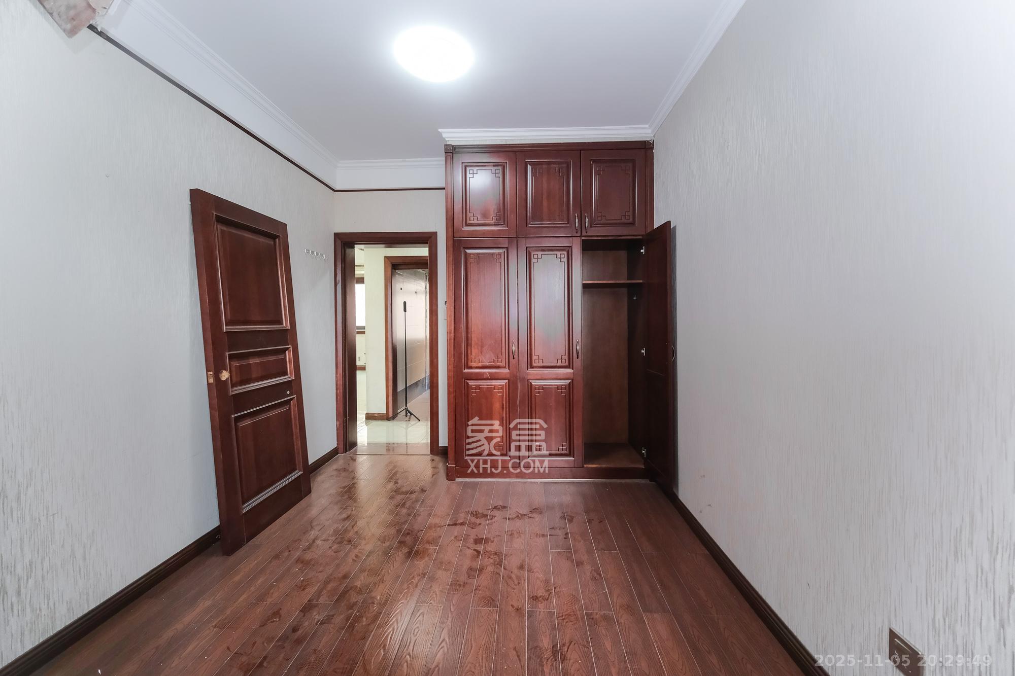 好望谷 3室2厅2卫 62.0万 好望谷 3室2厅2卫 62.0万卧室