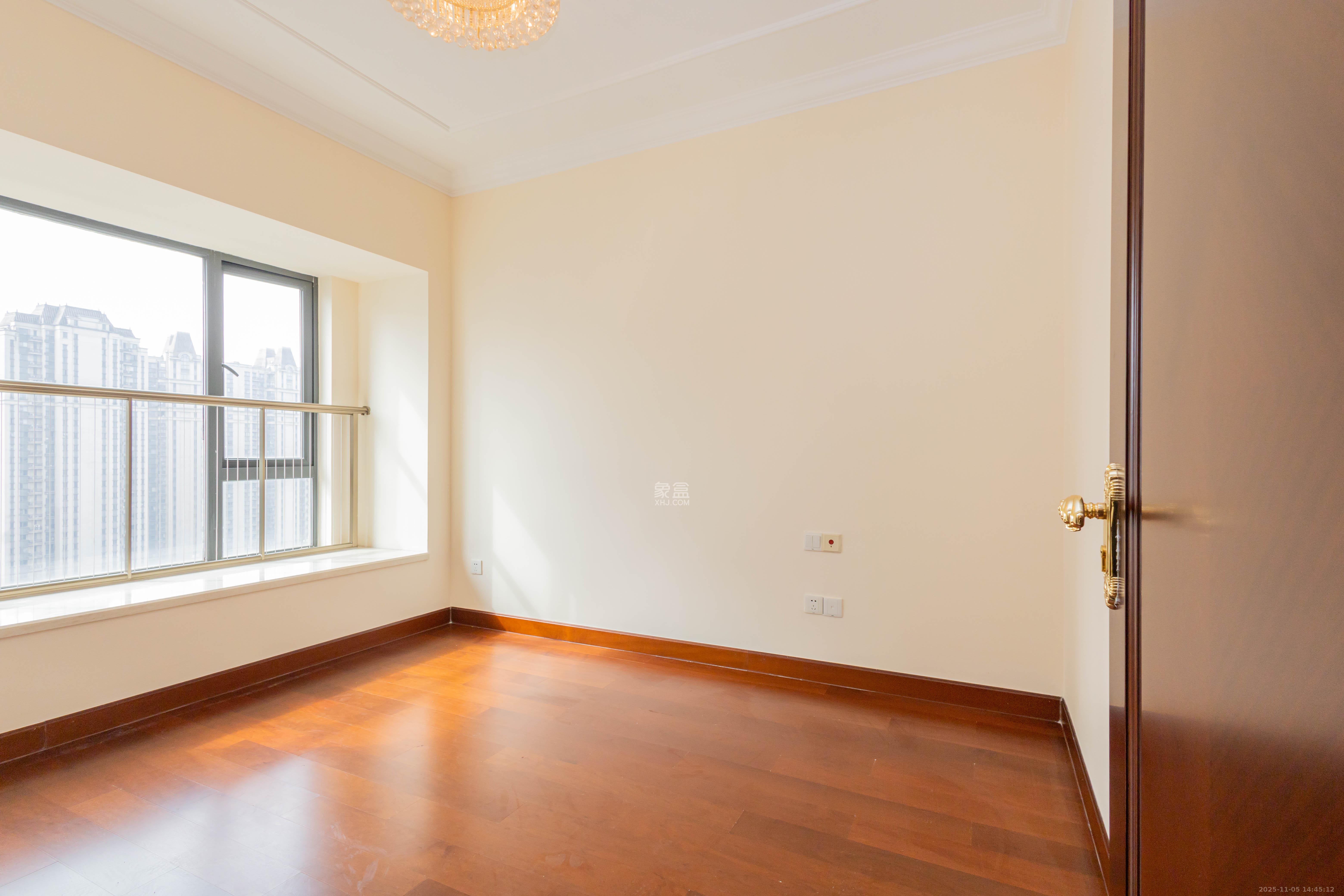 恒大江湾 3室2厅0卫 78.0万 恒大江湾 3室2厅0卫 78.0万卧室