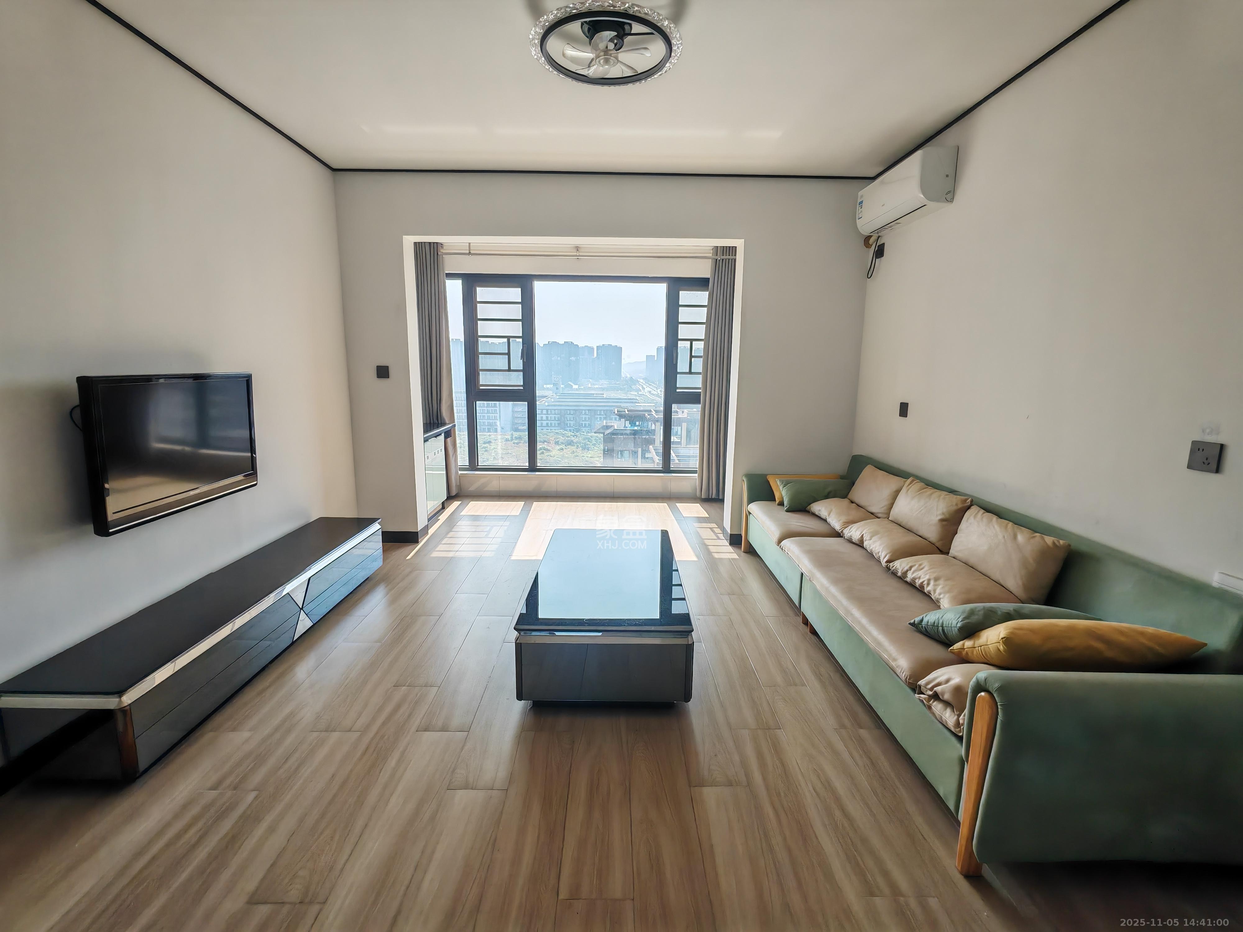 汉唐世家一期  3室2厅2卫    2600.0元/月