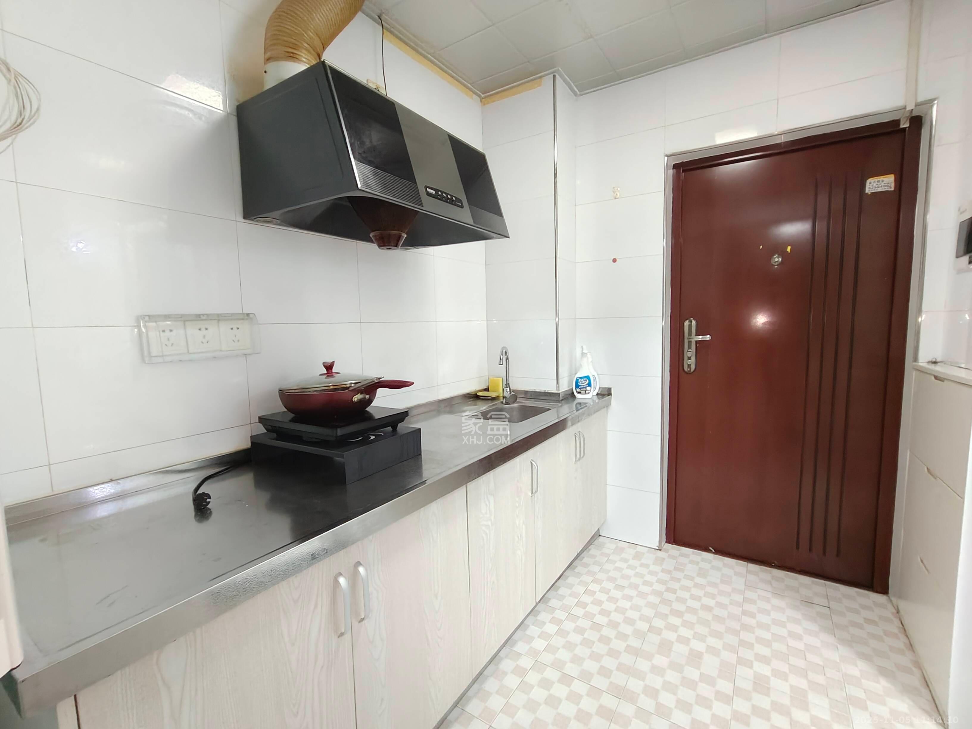 融圣国际 1室1厅1卫 1700.0元/月 融圣国际 1室1厅1卫 1700.0元/月室内图