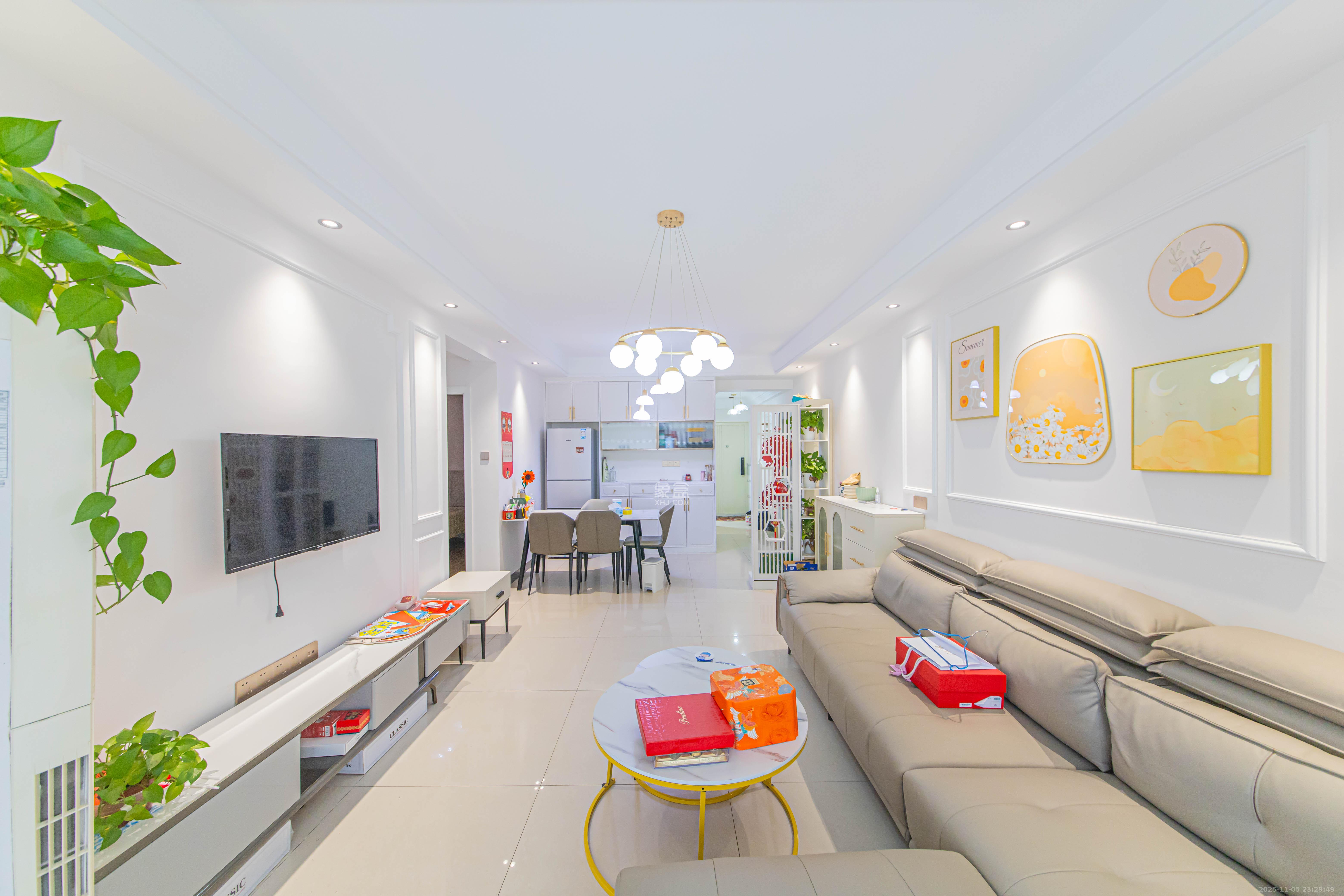 保利花园 1室2厅1卫 90.0万 保利花园 1室2厅1卫 90.0万客厅