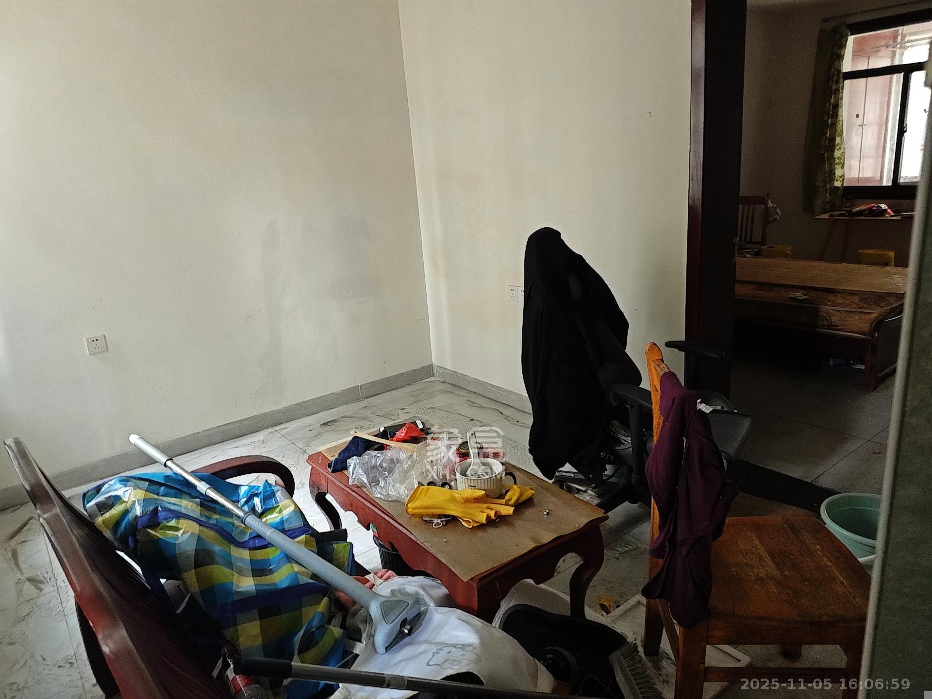 解放四村石子冲  1室0厅0卫    1400.0元/月室内图