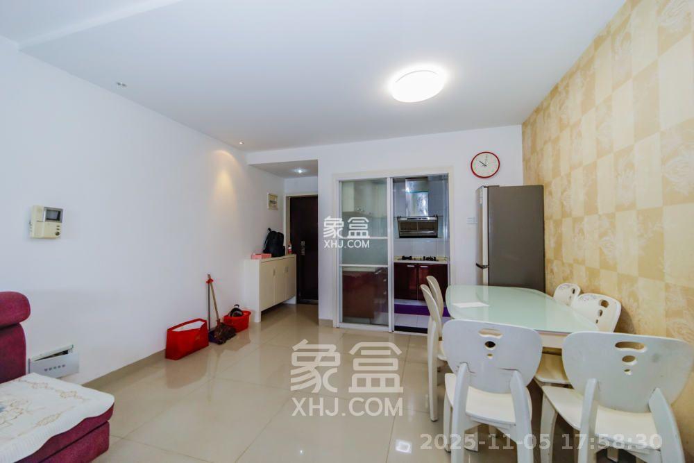 上海城小区  2室2厅1卫    2000.0元/月室内图