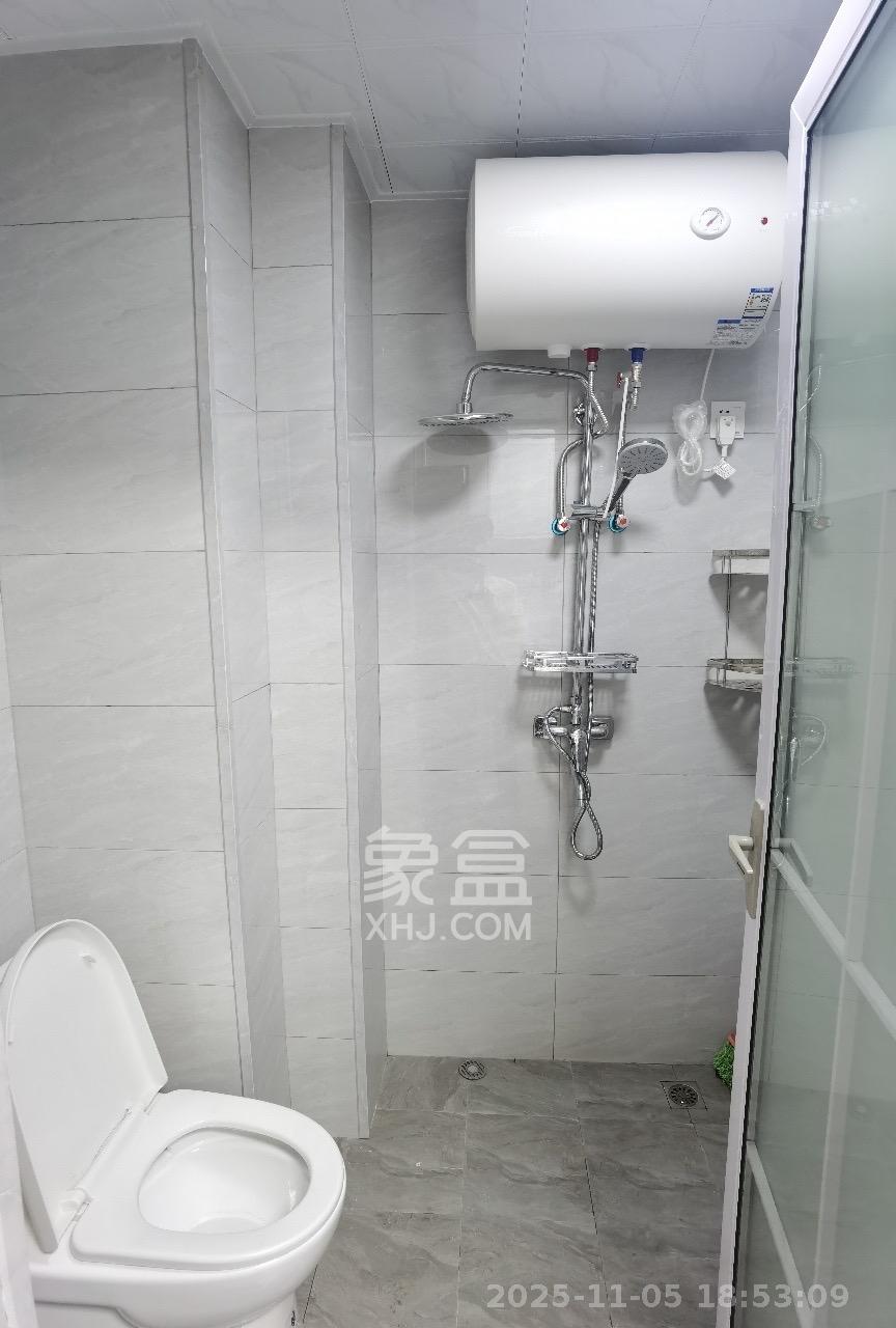 万润时光里  1室1厅1卫    1600.0元/月室内图