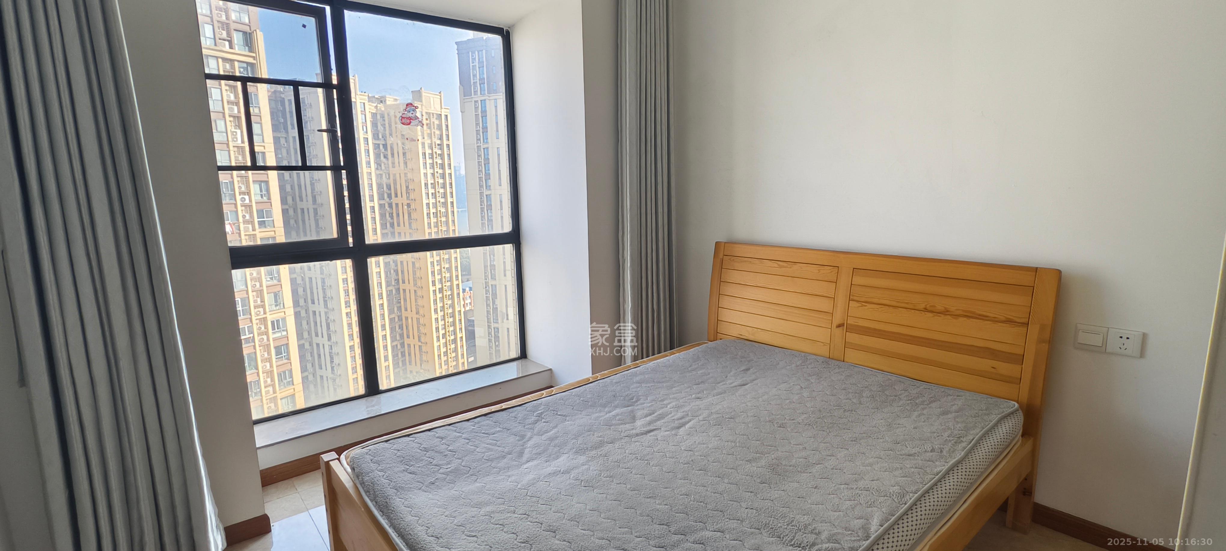 兰亭湾畔  4室2厅2卫    2800.0元/月