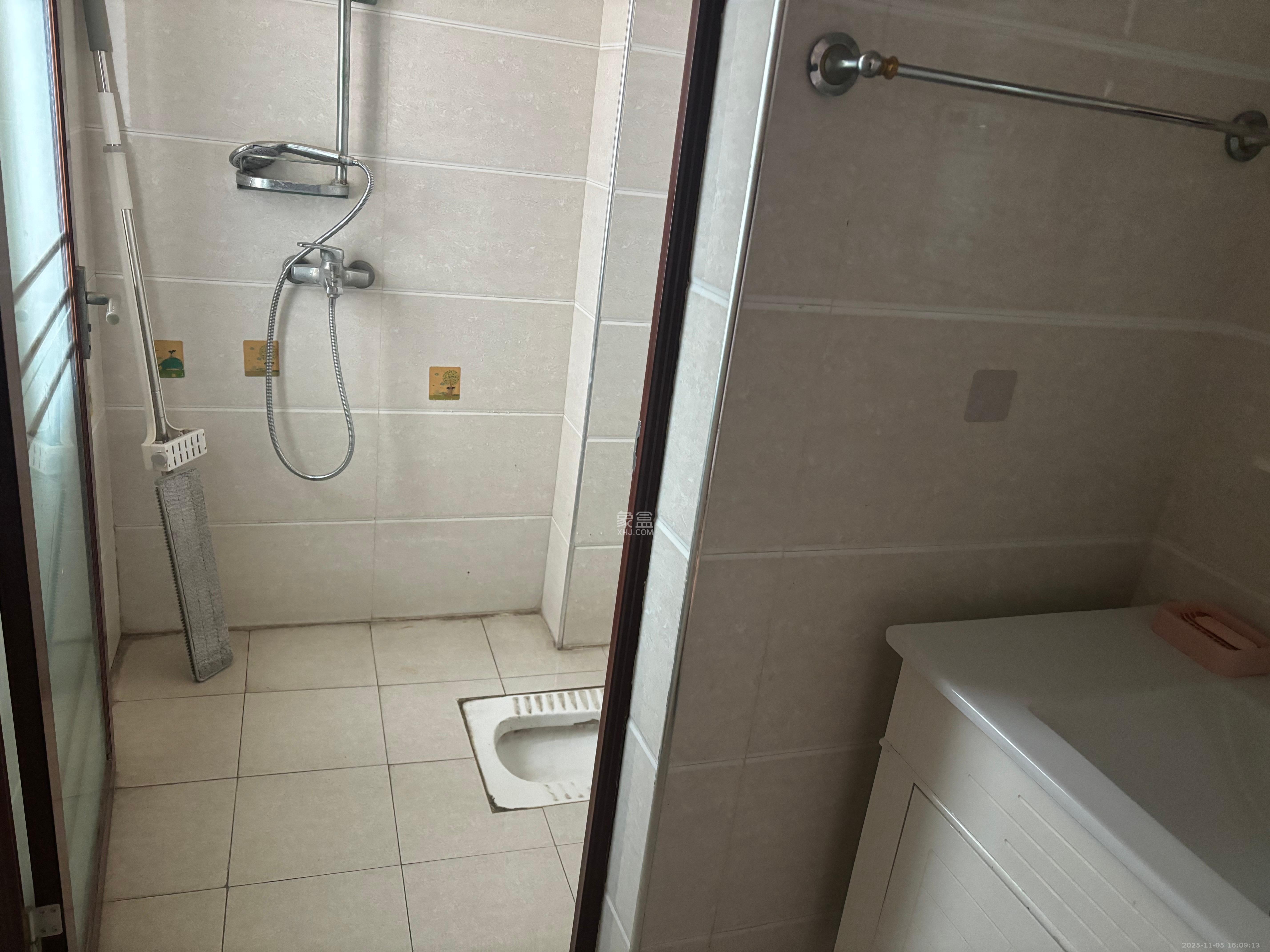 高鑫麓城 3室2厅2卫 2800.0元/月 高鑫麓城 3室2厅2卫 2800.0元/月室内图