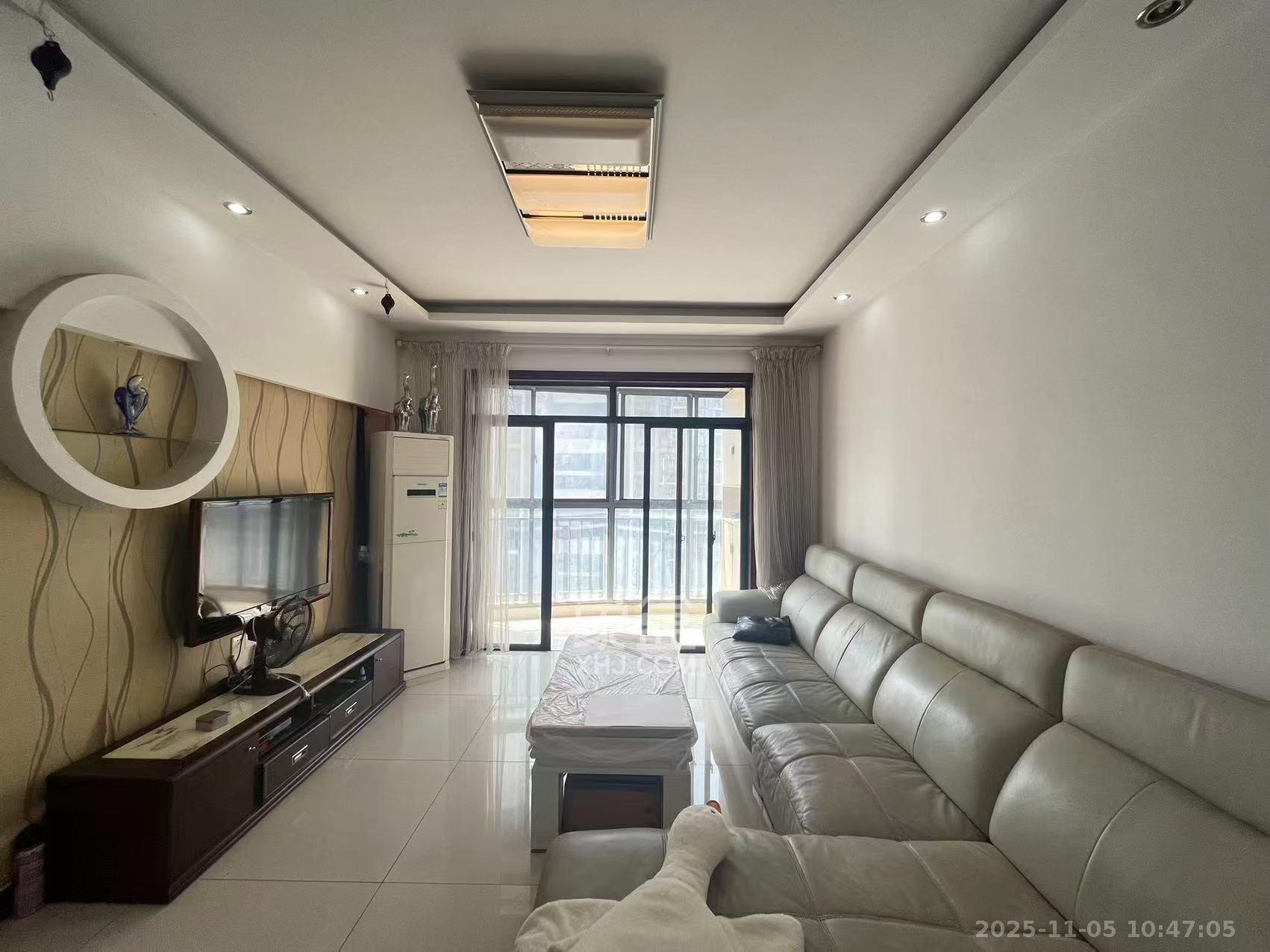 金麓国际  3室2厅1卫    2400.0元/月室内图