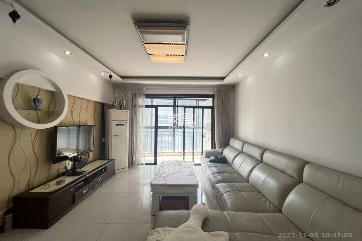 金麓国际 3室2厅1卫 2400.0元/月 金麓国际 3室2厅1卫 2400.0元/月室内图