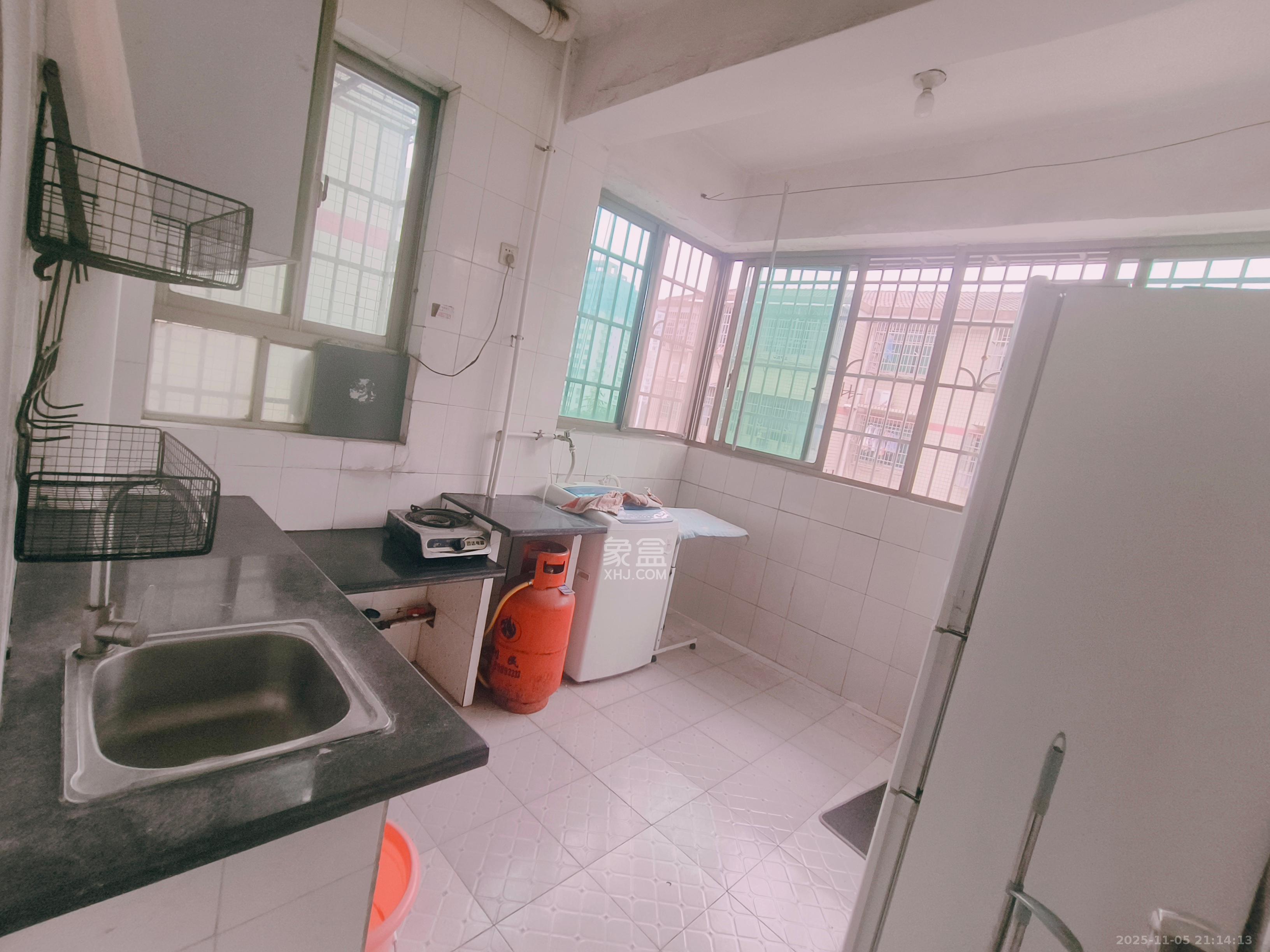 黄泥岭社区  1室1厅1卫    1300.0元/月室内图