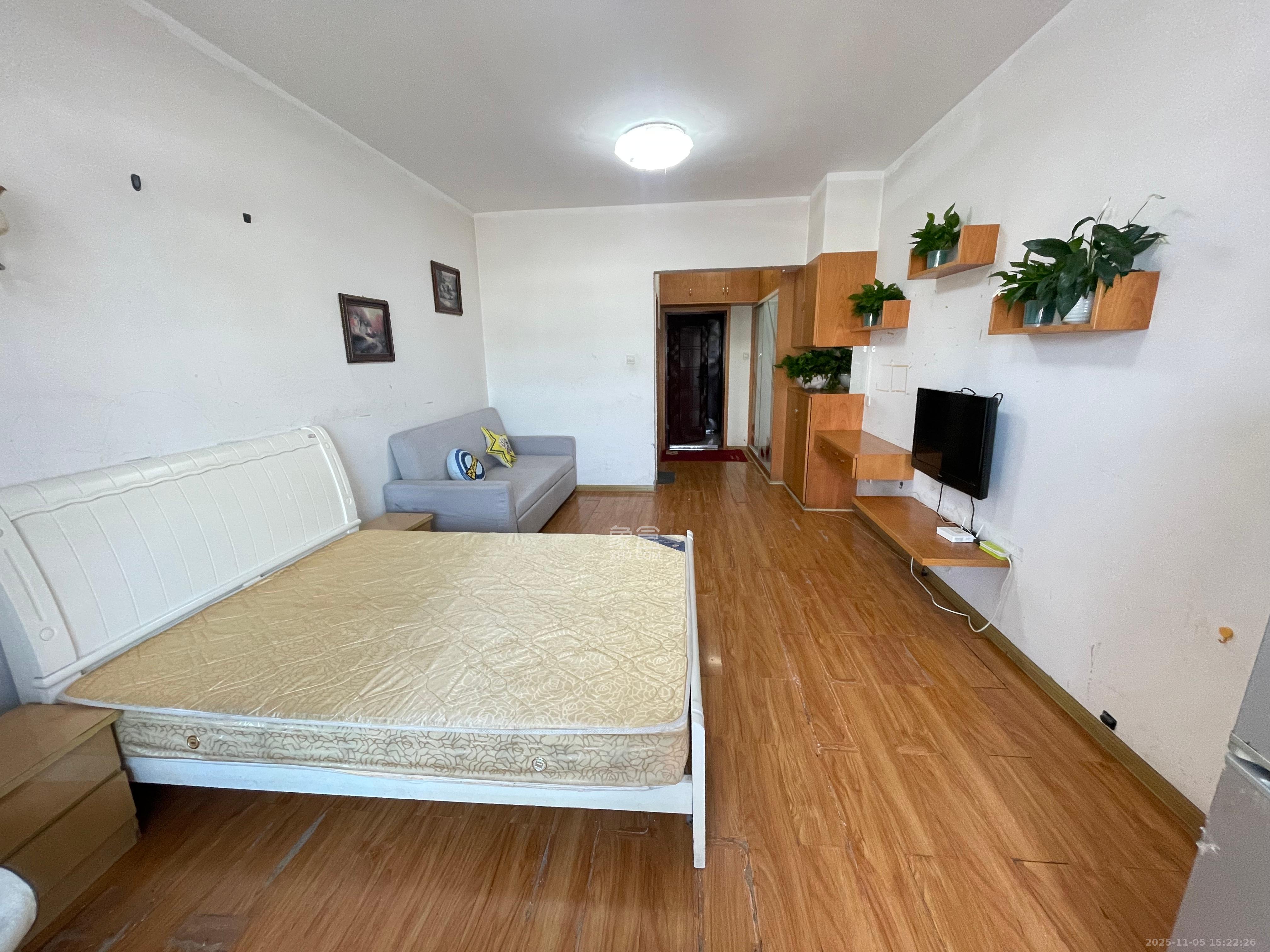 金谷大厦(桐梓坡西路) 1室1厅1卫 1500.0元/月 金谷大厦(桐梓坡西路) 1室1厅1卫 1500.0元/月室内图