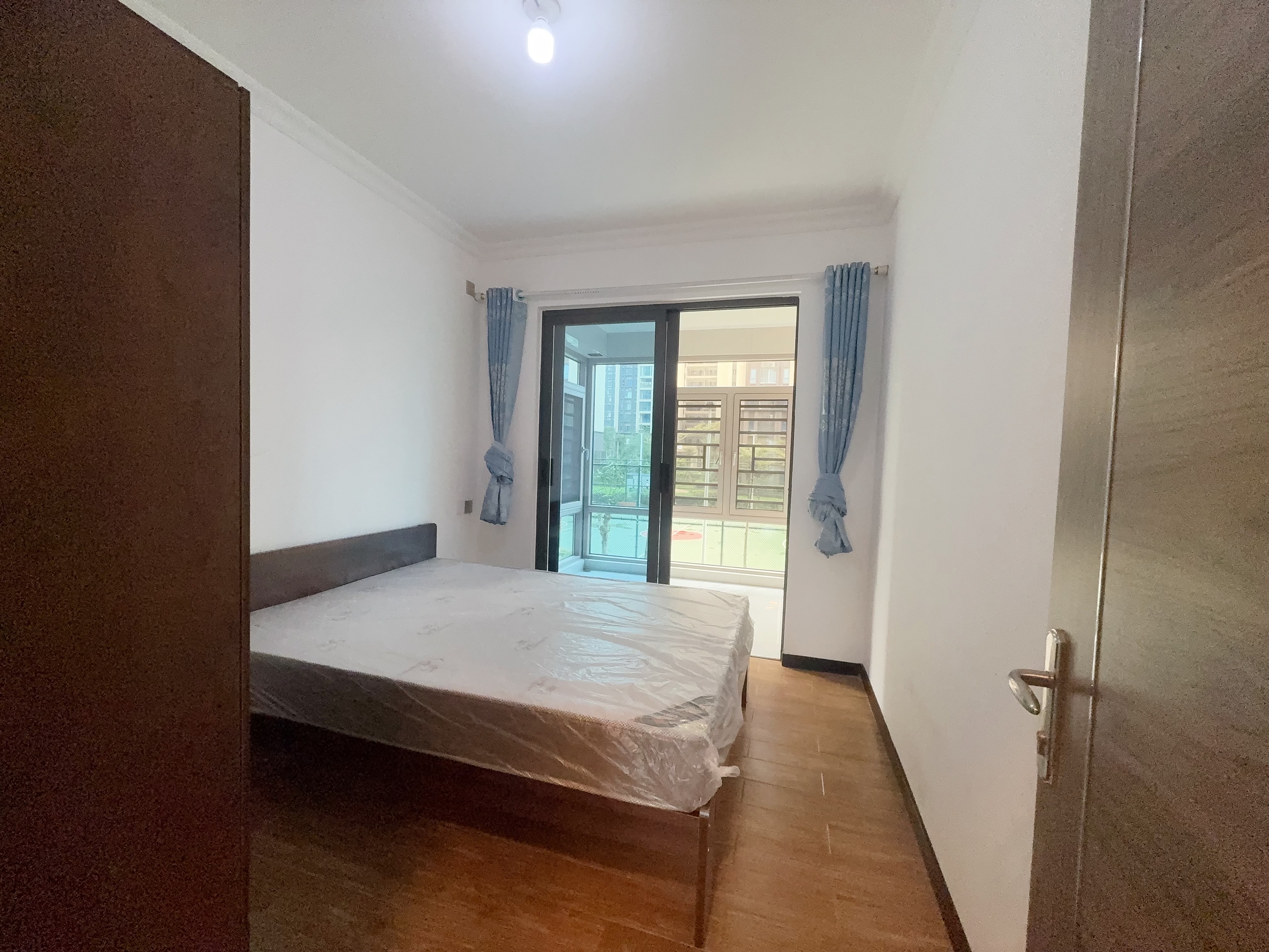 碧桂园公园上城 3室2厅2卫 2600.0元/月 碧桂园公园上城 3室2厅2卫 2600.0元/月室内图