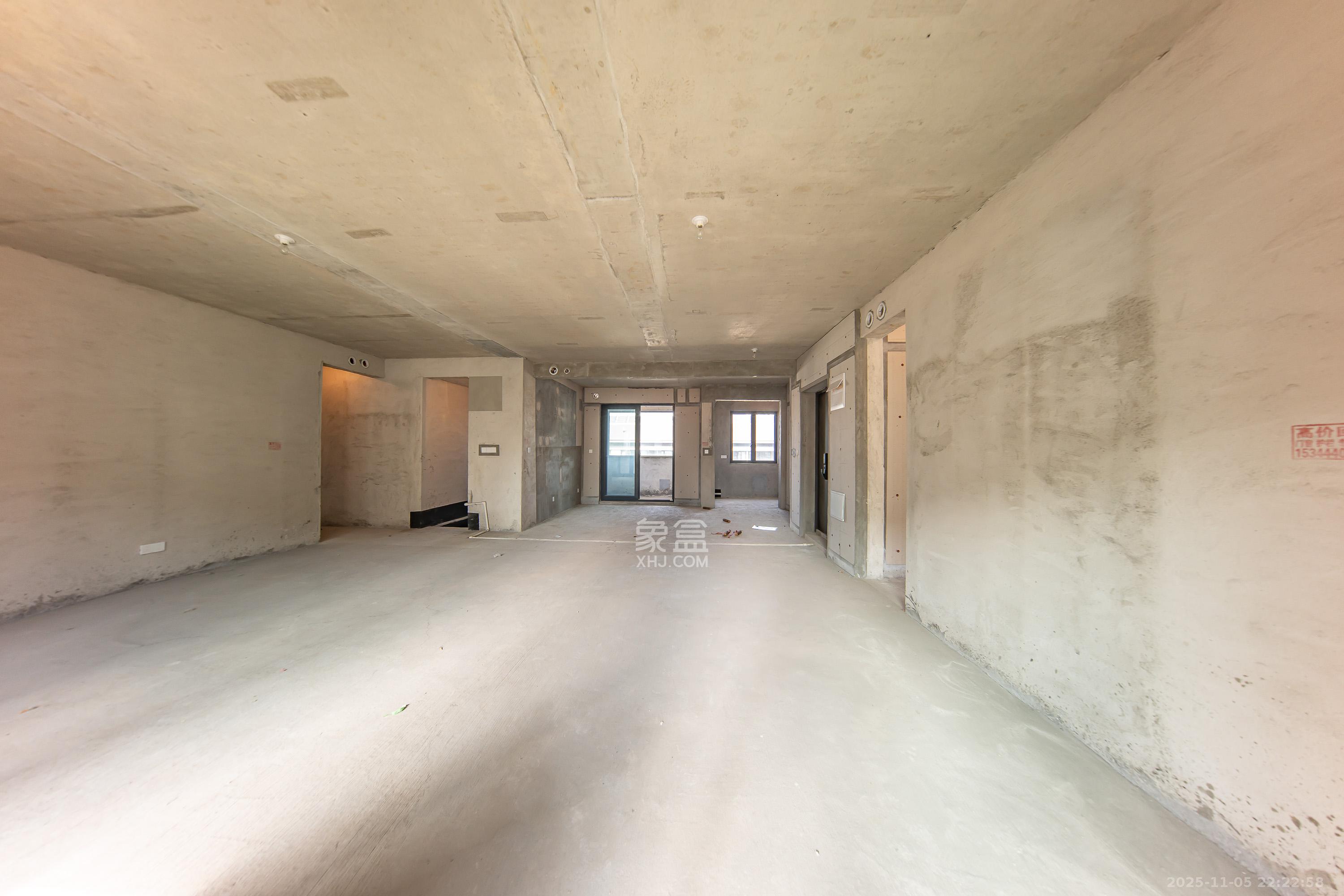 中建钰山湖  4室2厅2卫    330.0万