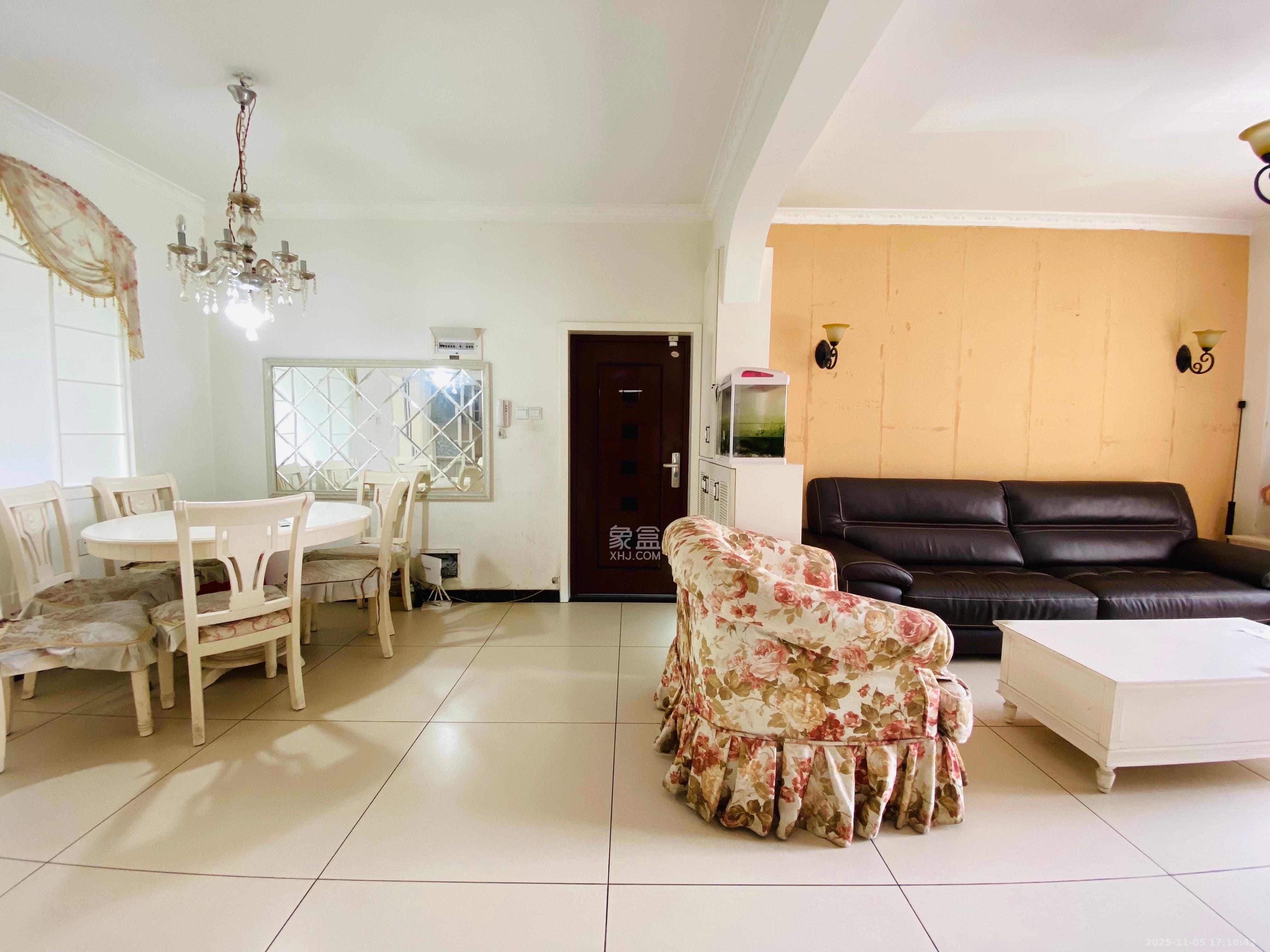 瑞都华庭(华庭美苑) 3室2厅1卫 2400.0元/月 瑞都华庭(华庭美苑) 3室2厅1卫 2400.0元/月室内图