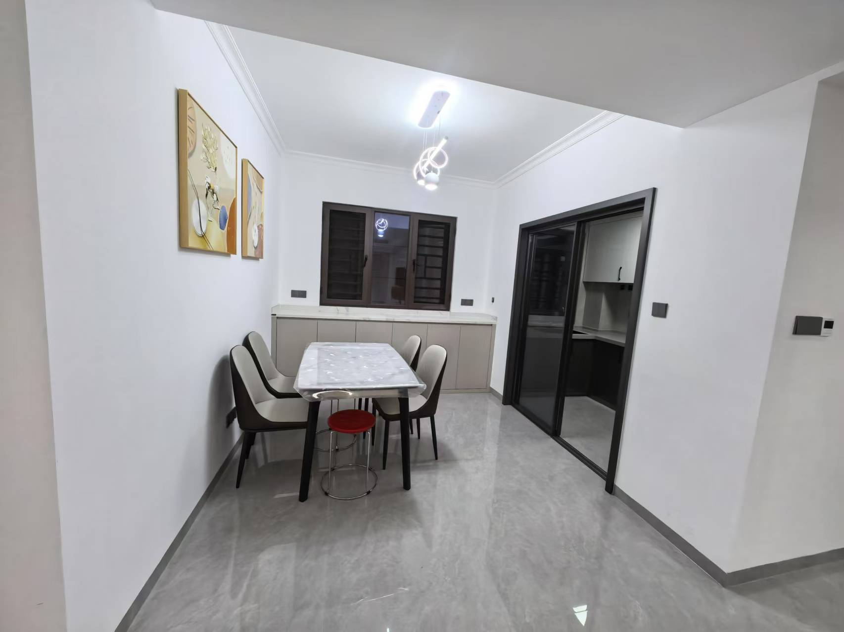 融冠乐城 5室2厅2卫 4300.0元/月 融冠乐城 5室2厅2卫 4300.0元/月室内图