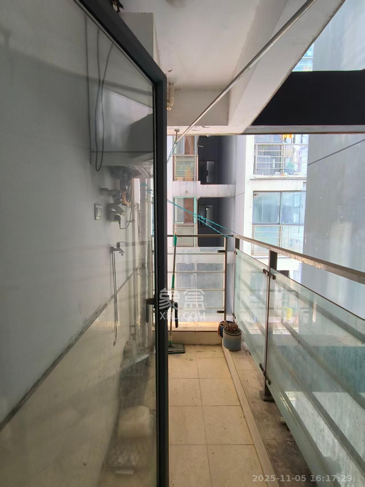 湘域中央 2室1厅1卫 3200.0元/月 湘域中央 2室1厅1卫 3200.0元/月室内图