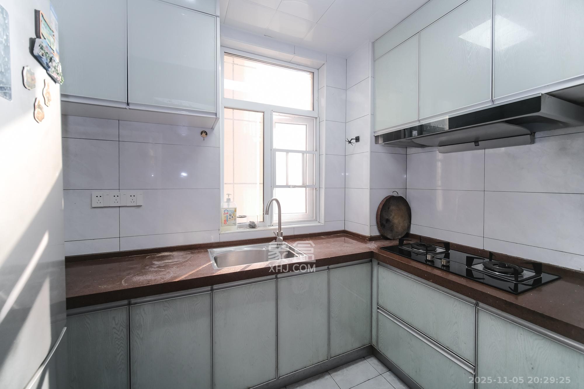 和悦城(蟠龙景苑)  3室0厅2卫    68.0万厨房