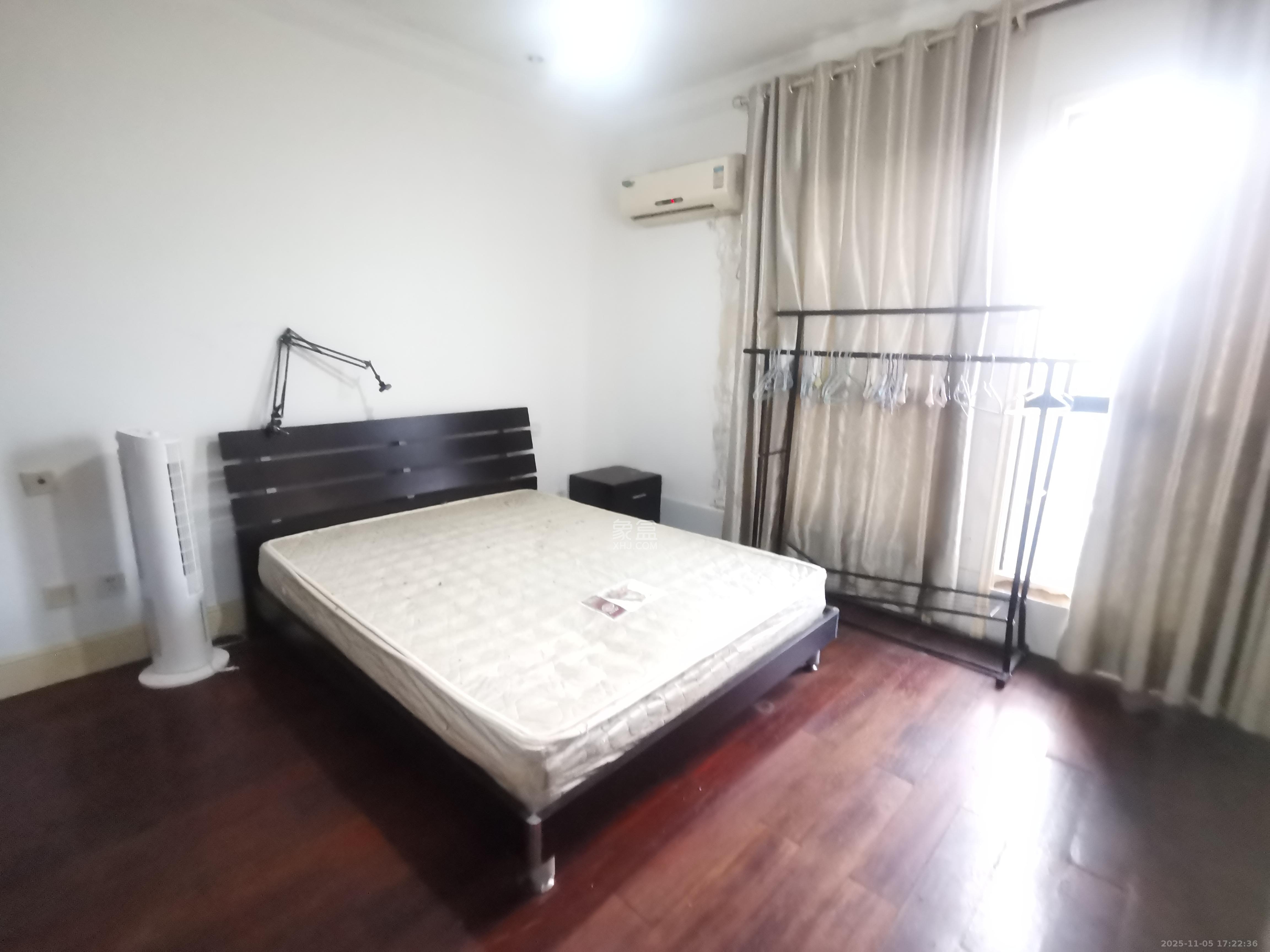 郡原广场 1室1厅1卫 1100.0元/月 郡原广场 1室1厅1卫 1100.0元/月室内图