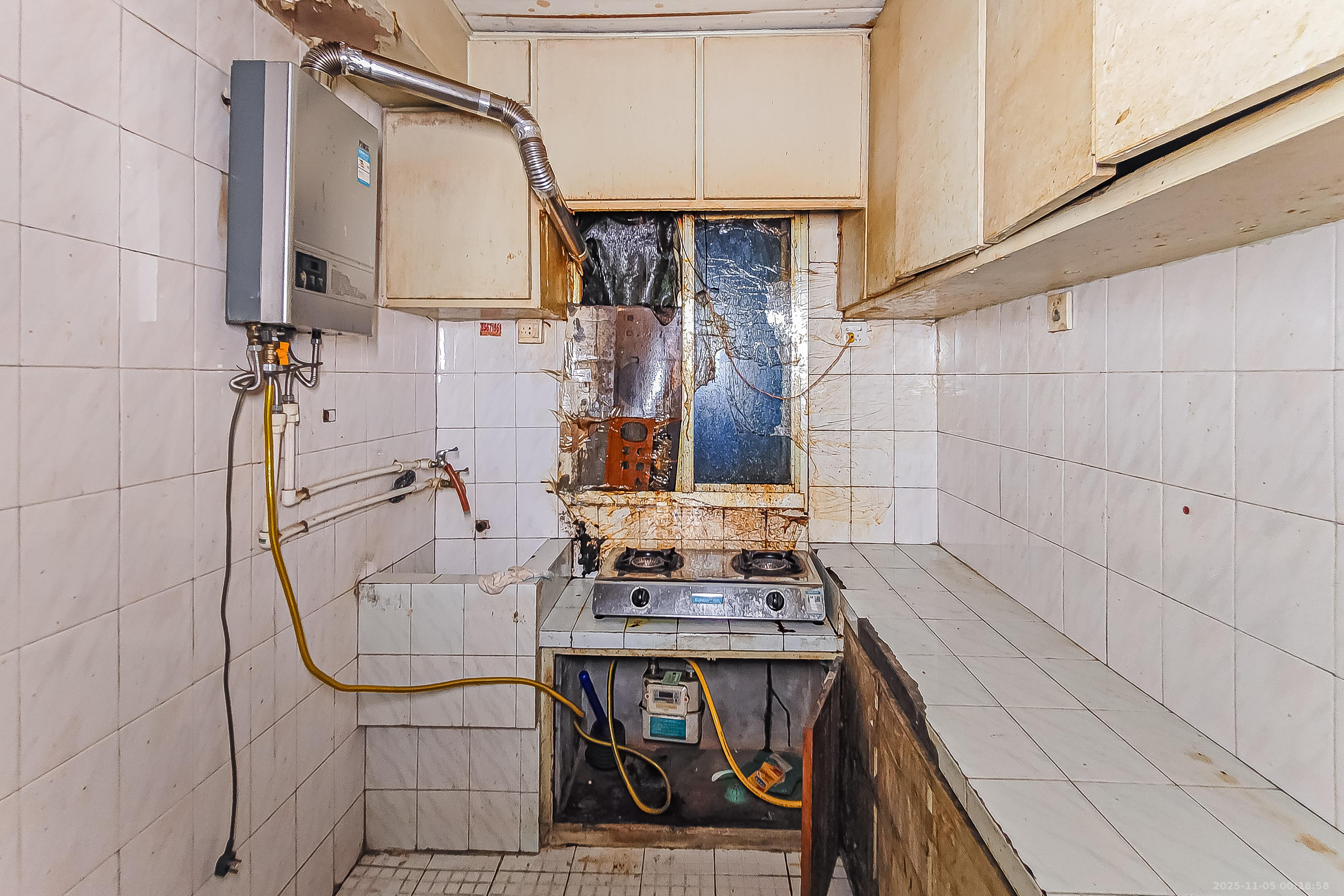 桔园小区1-8片  2室1厅1卫    39.8万厨房