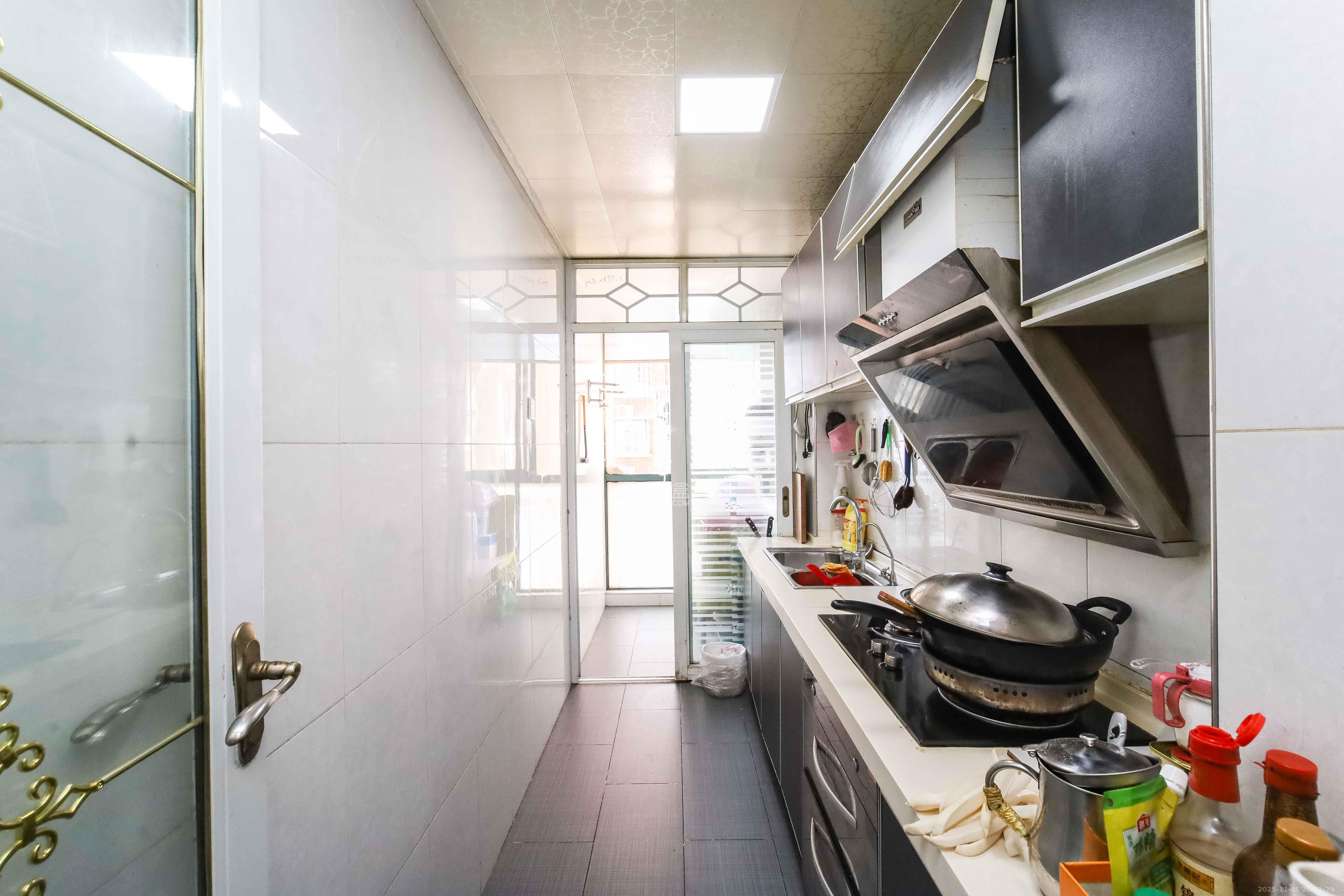 东玺门  2室2厅1卫    76.8万厨房