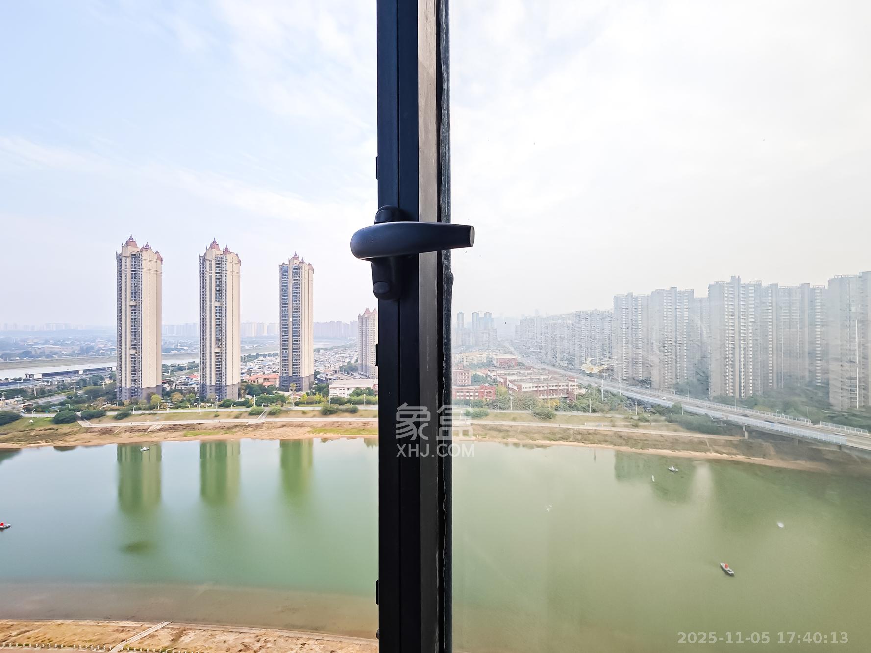 双湾国际(湘江御景花园) 3室2厅2卫 120.0万 双湾国际(湘江御景花园) 3室2厅2卫 120.0万其他