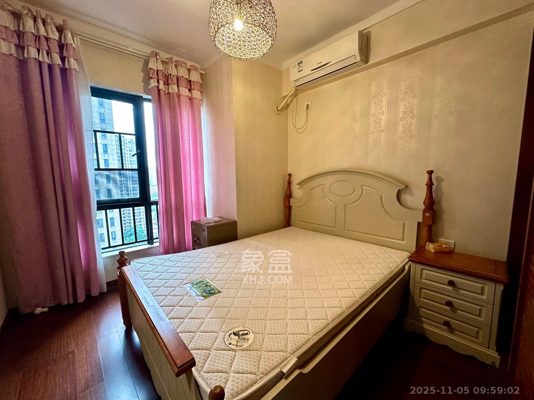 达美D6区  4室2厅2卫    2800.0元/月室内图